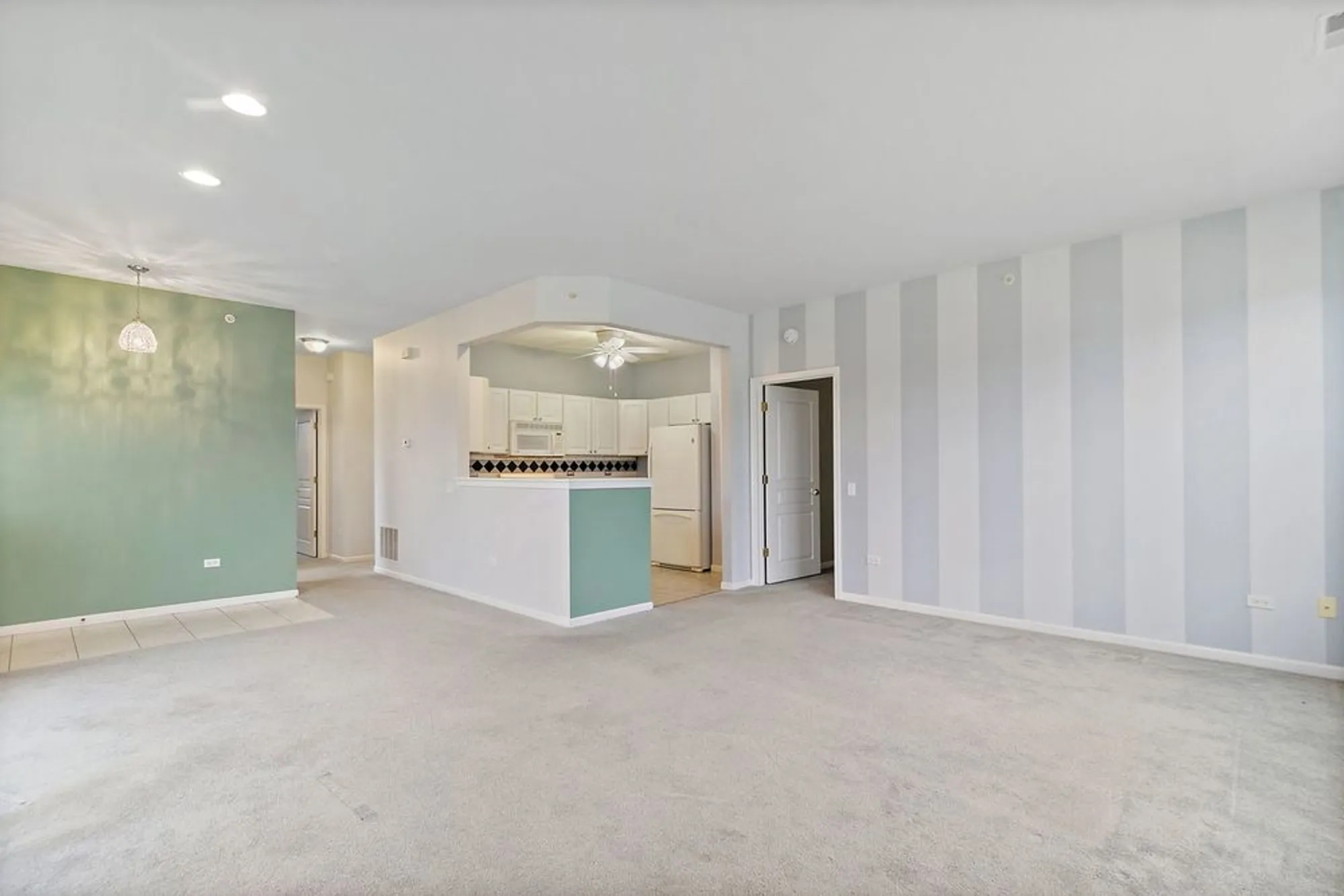 Property Slideshow image 8 of 20 | 13390 red alder ave, Huntley, IL, 60142