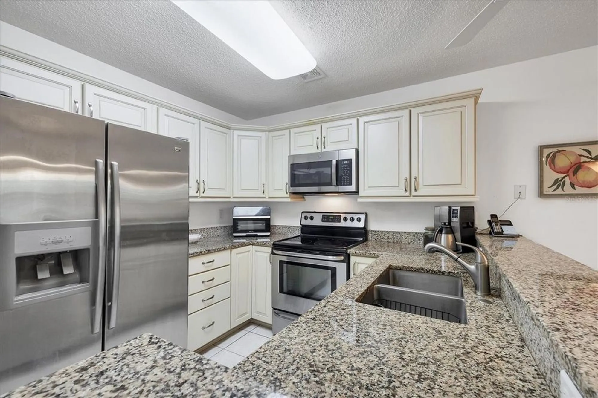 Property Slideshow image 11 of 29 | 4058 oakhurst dr 3174, Sarasota, FL, 34233