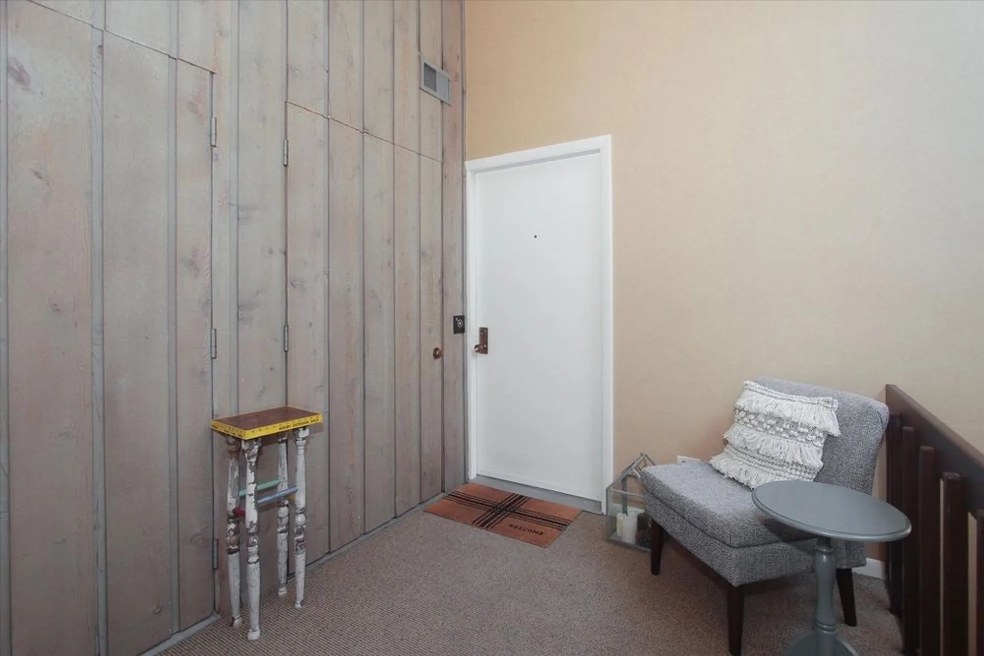 Property Slideshow image 22 of 34 | 716 old barn rd apt b b, Lake Barrington, IL, 60010