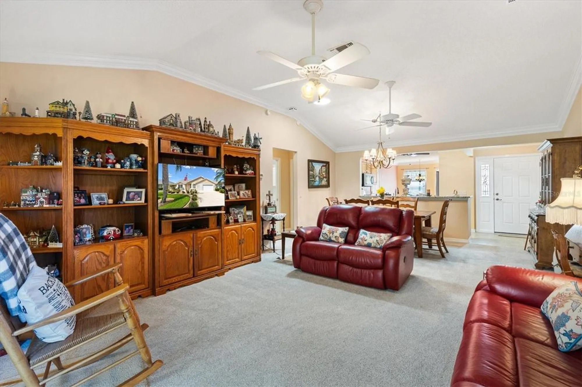 Property Slideshow image 18 of 43 | 1884 poppy cir, The Villages, FL, 32162