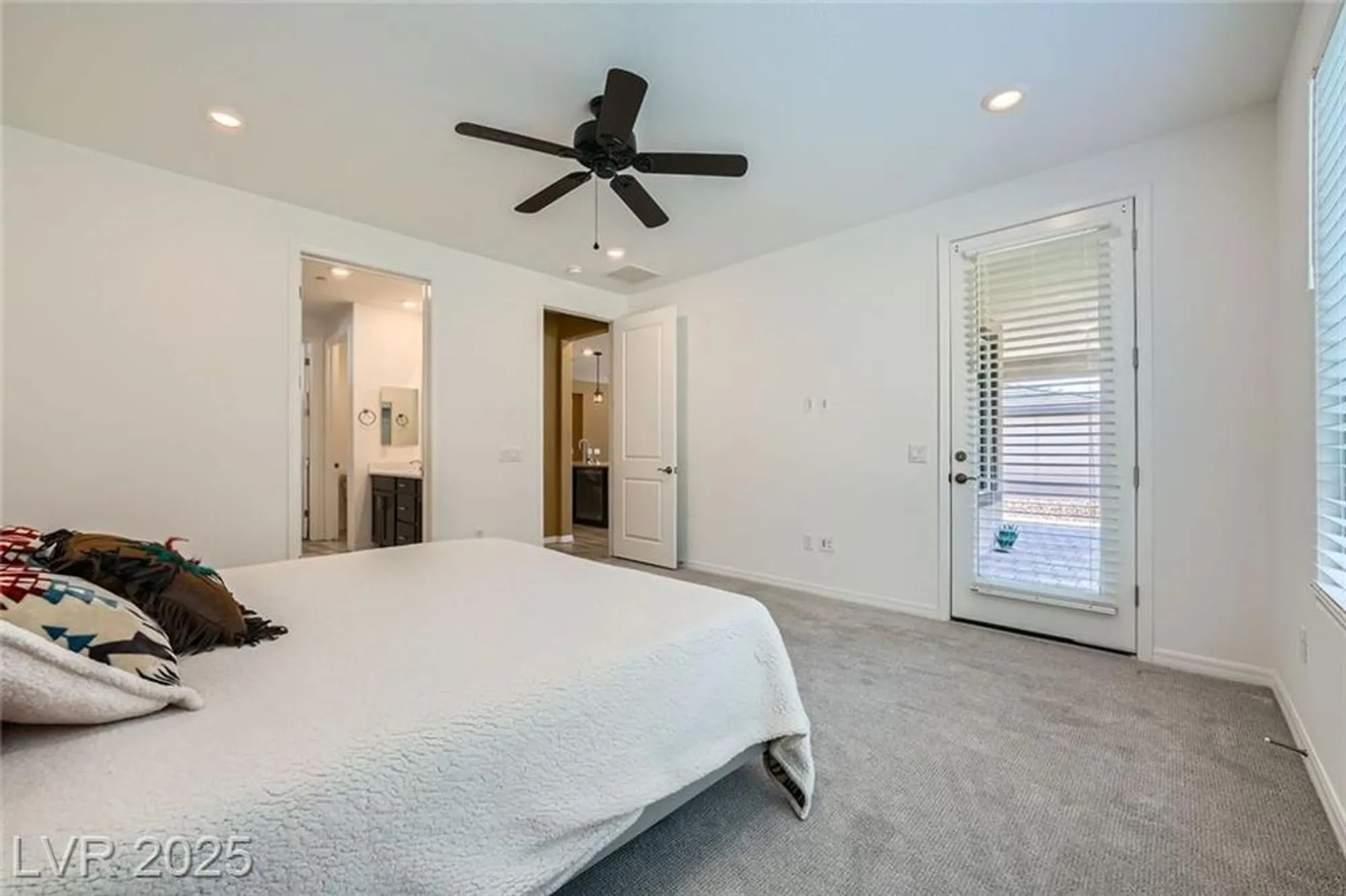 Property Slideshow image 20 of 36 | 243 sun glaze ave, Henderson, NV, 89011