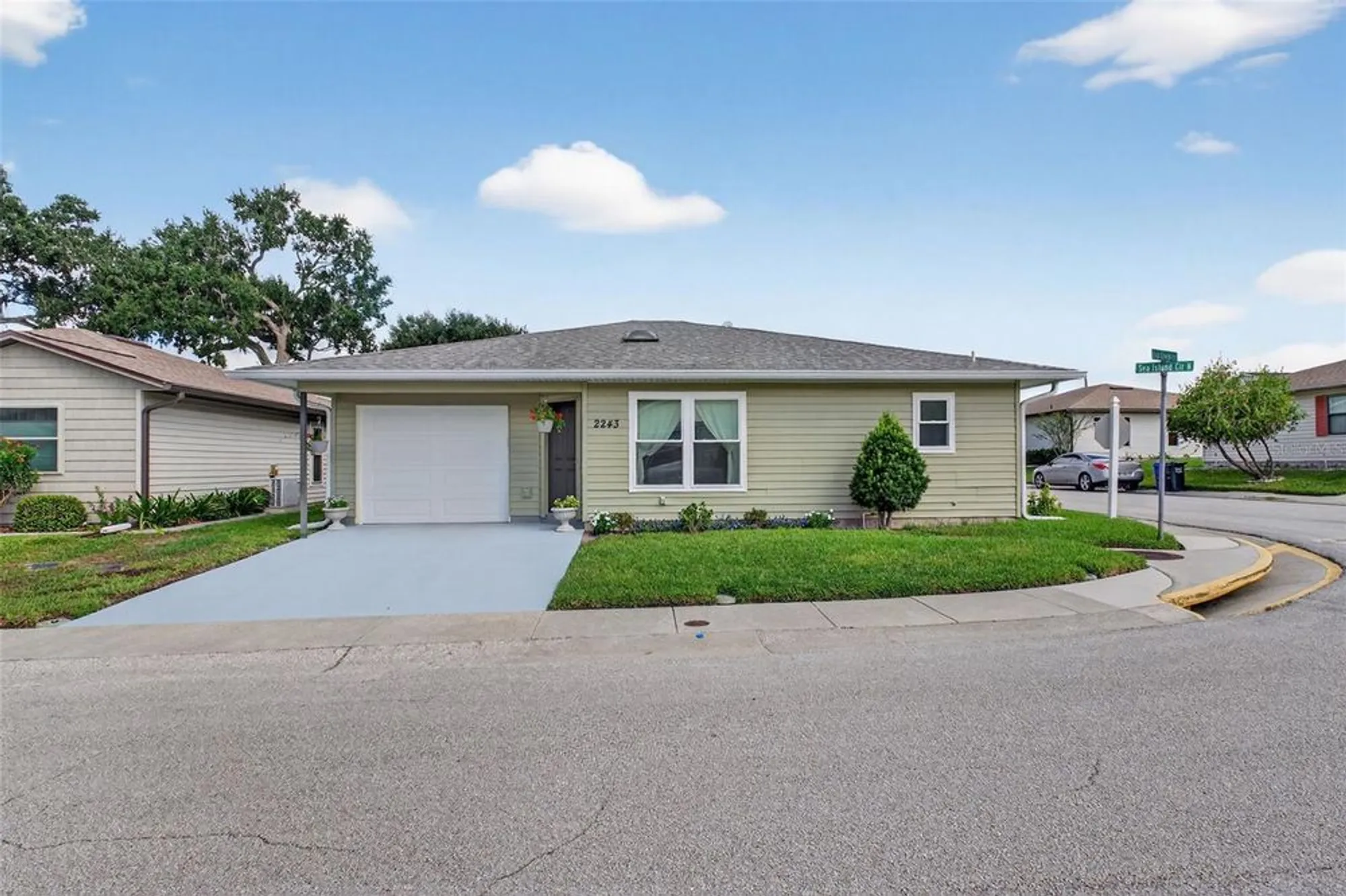 Property Slideshow image 29 of 42 | 2243 sea island cir, Lakeland, FL, 33810