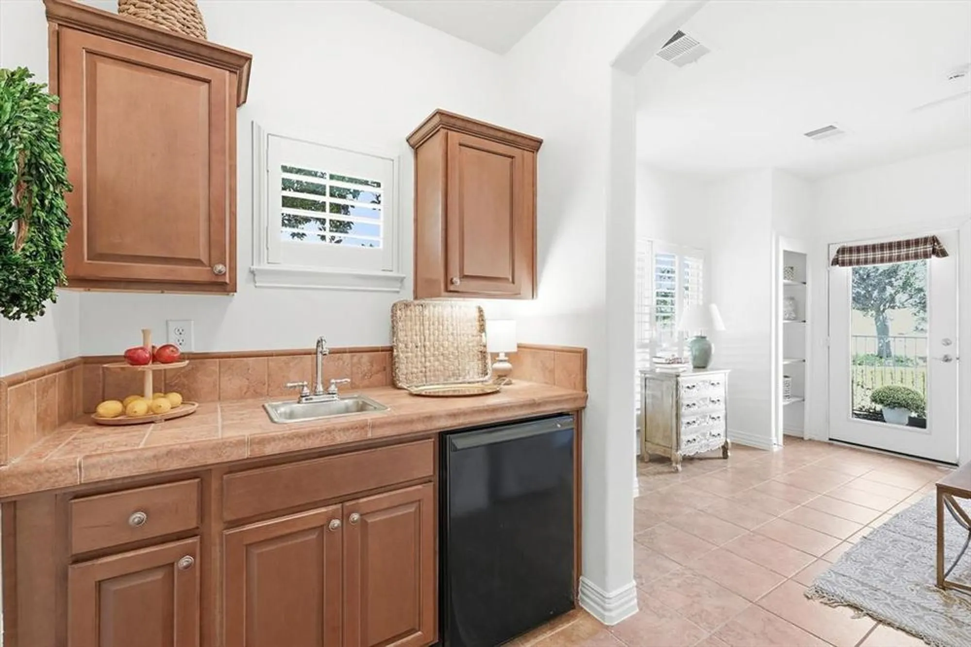 Property Slideshow image 26 of 39 | 9501 grandview dr, Denton, TX, 76207