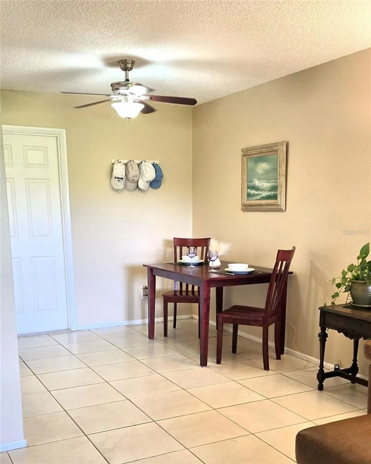 Property Slideshow image 8 of 31 | 2390 shelly dr d, Palm Harbor, FL, 34684