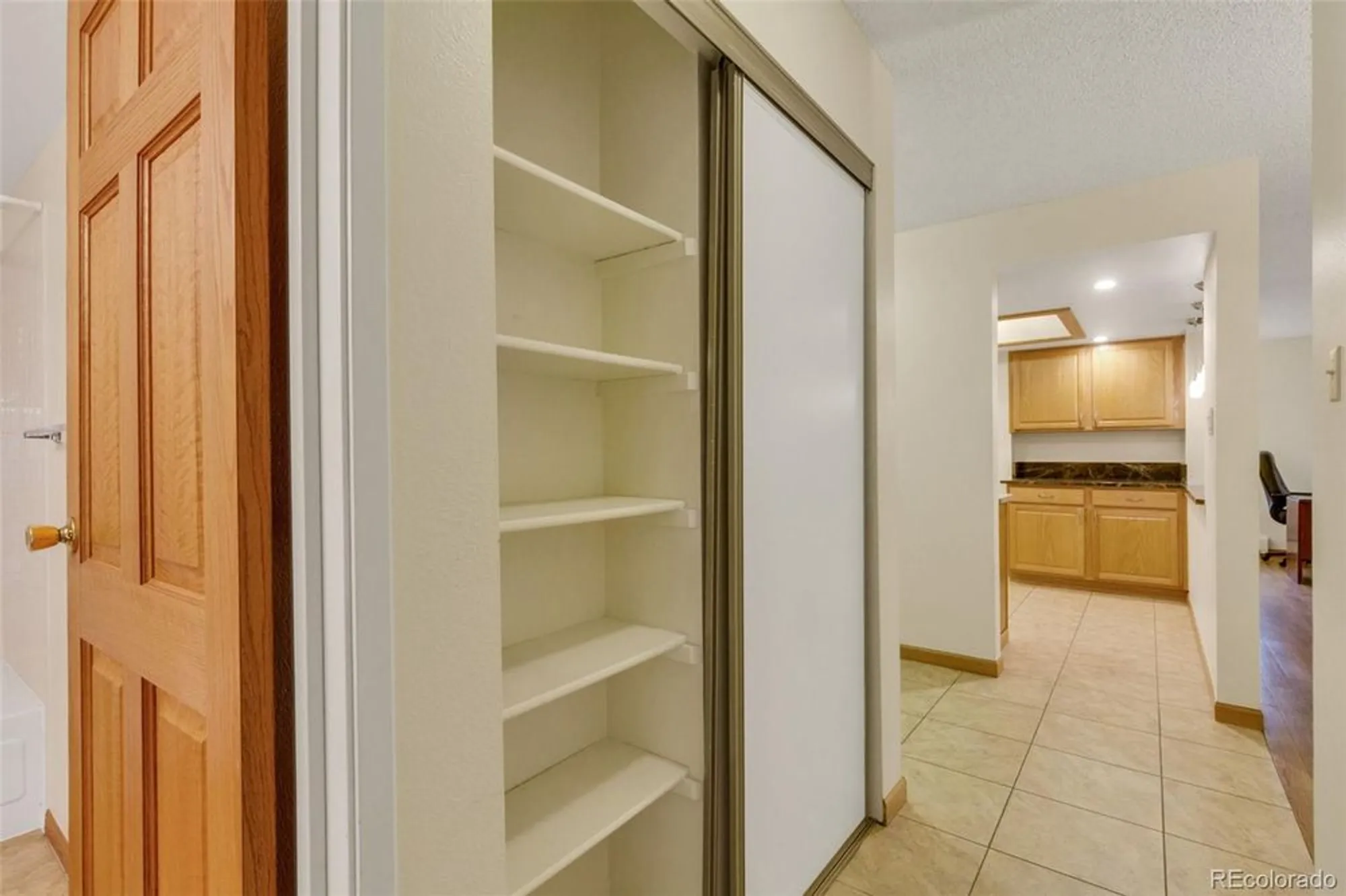 Property Slideshow image 20 of 44 | 13952 e marina dr apt 102, Aurora, CO, 80014