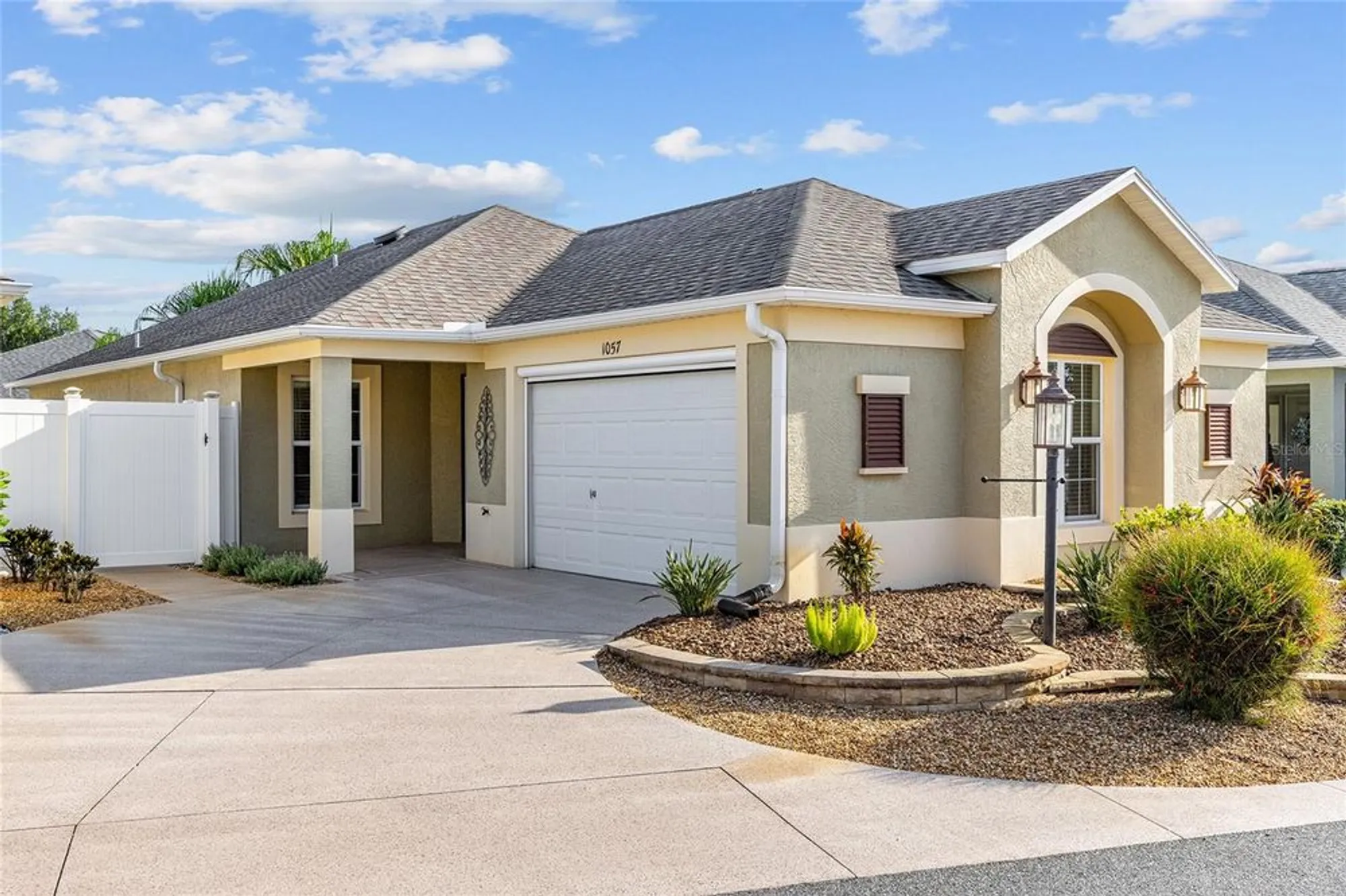 Property Slideshow image 1 of 58 | 1057 carver ct, The Villages, FL, 32163