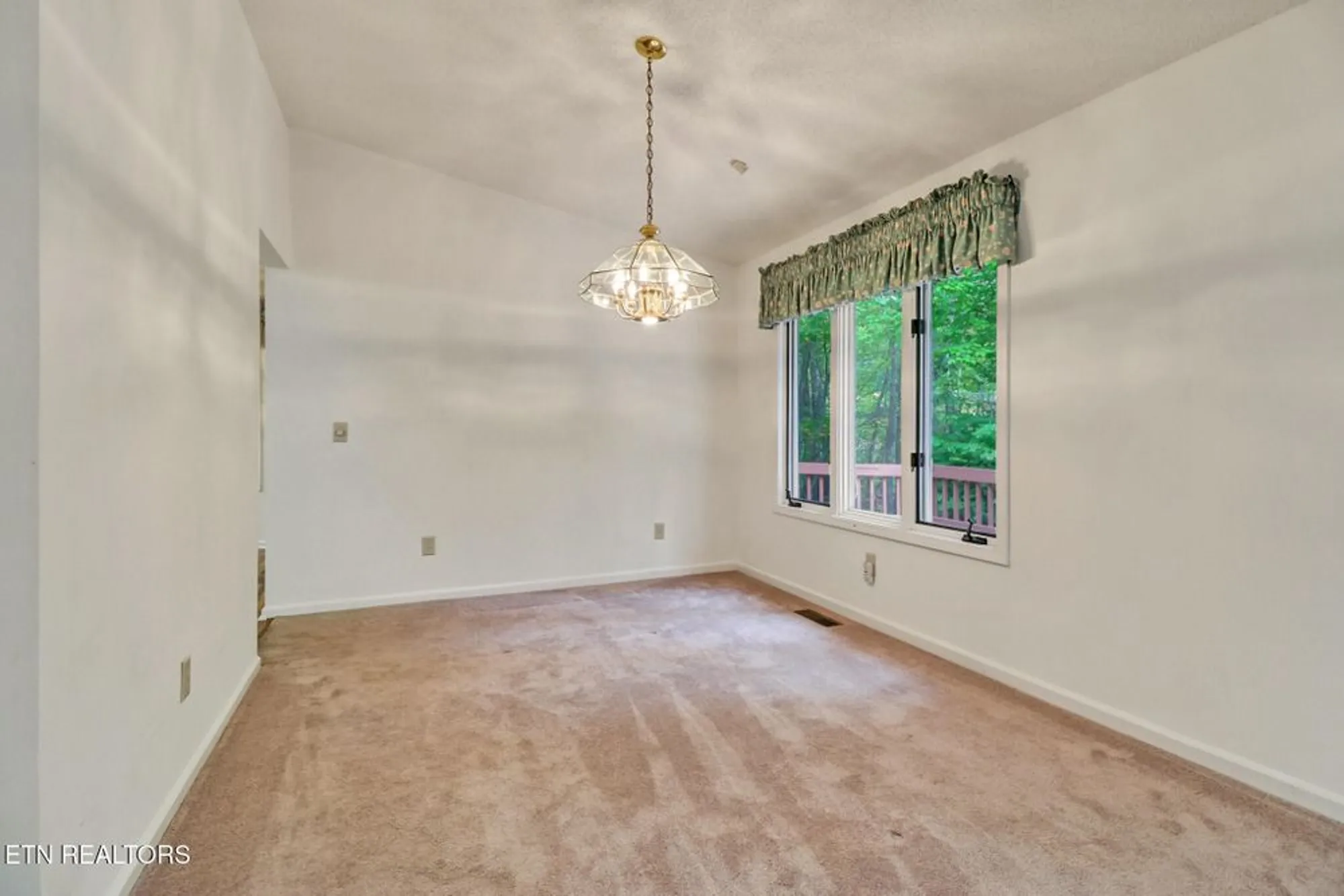 Property Slideshow image 19 of 39 | 151 saint george dr, Crossville, TN, 38558