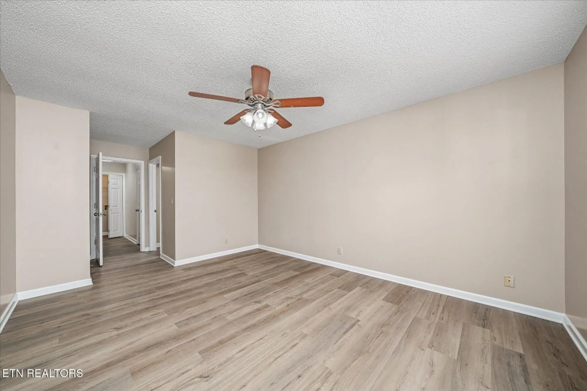 Property Slideshow image 20 of 48 | 112 gilford ter, Crossville, TN, 38558