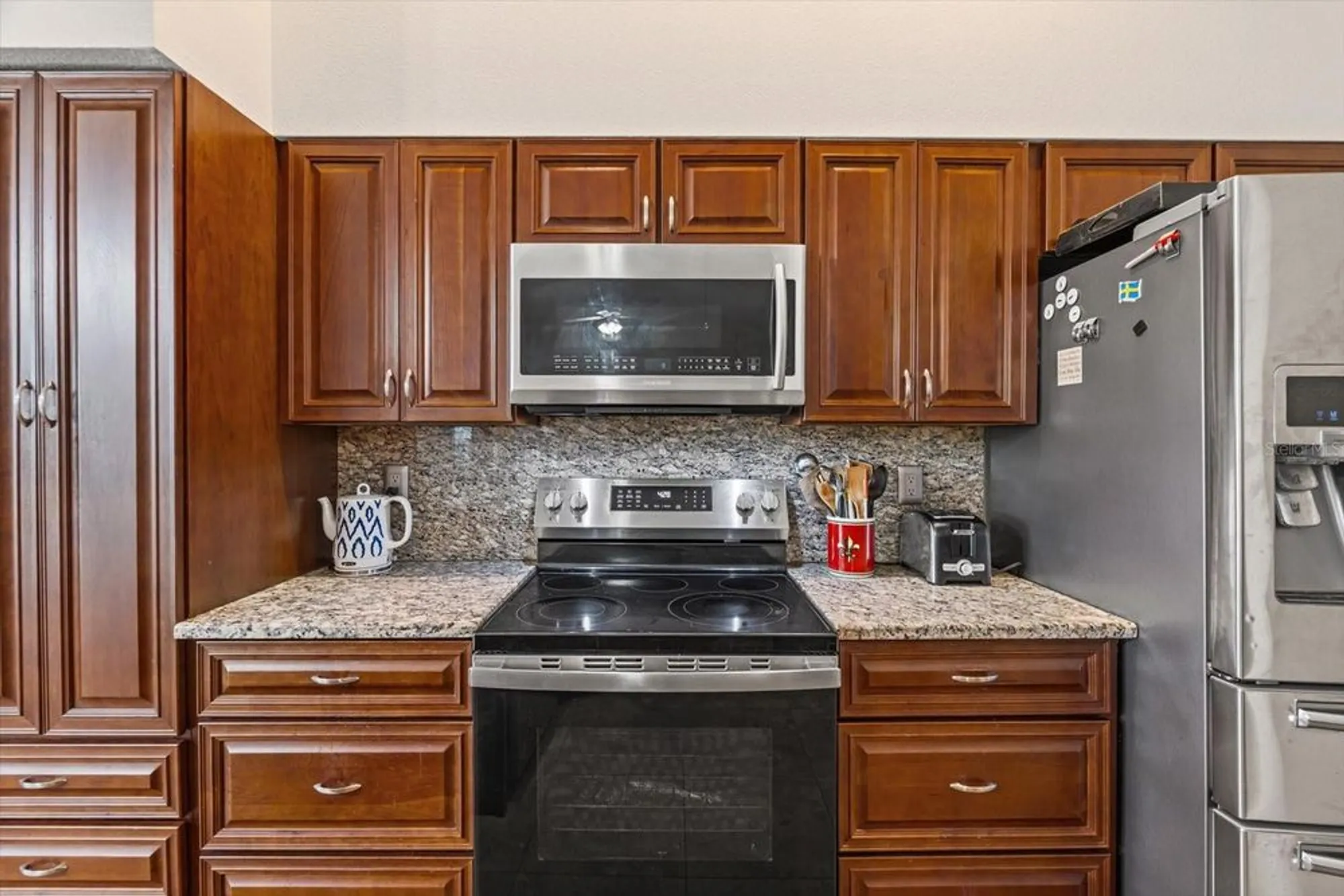 Property Slideshow image 13 of 44 | 3339 sheffield cir, Sarasota, FL, 34239