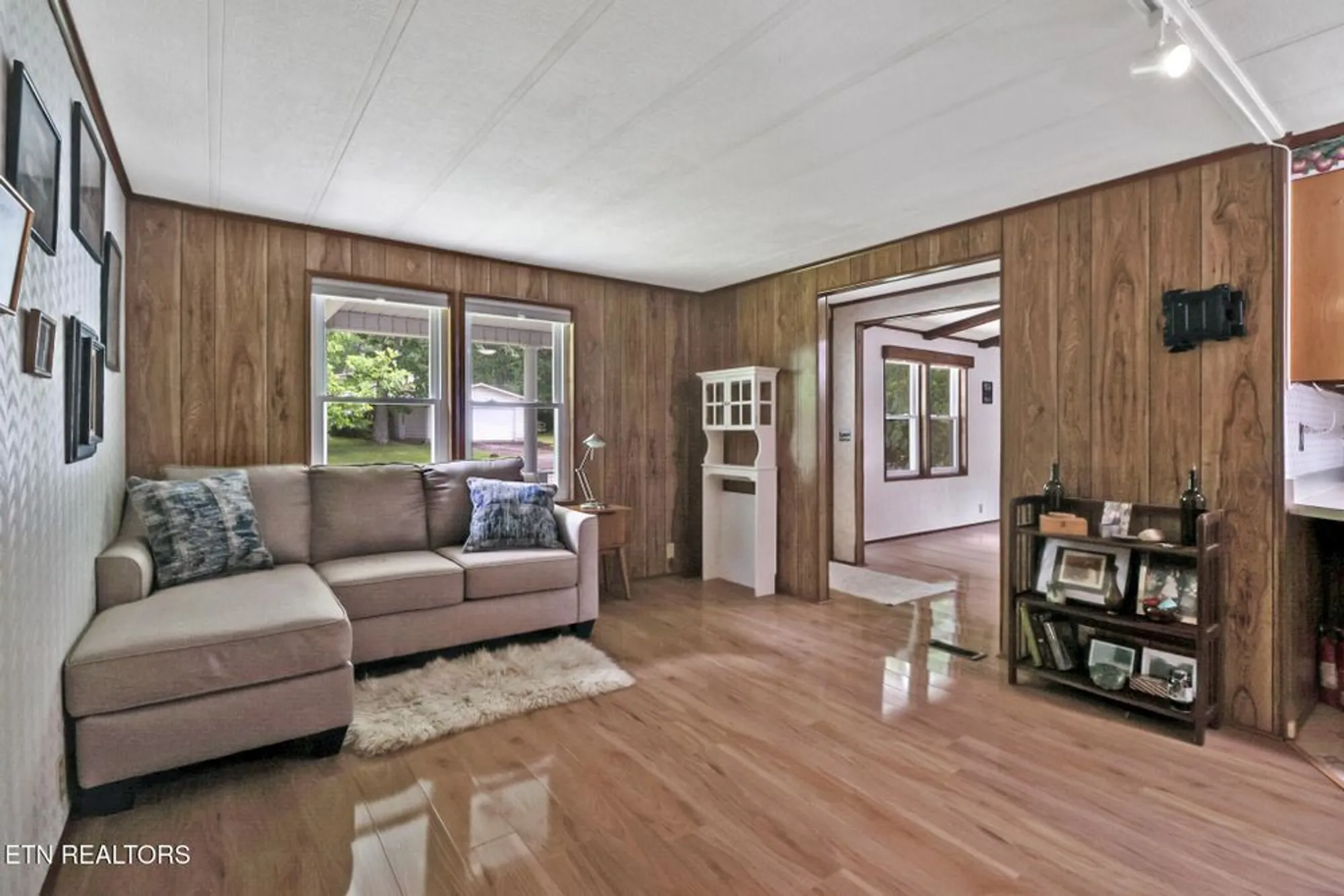 Property Slideshow image 17 of 28 | 20 robin hood ln, Crossville, TN, 38558