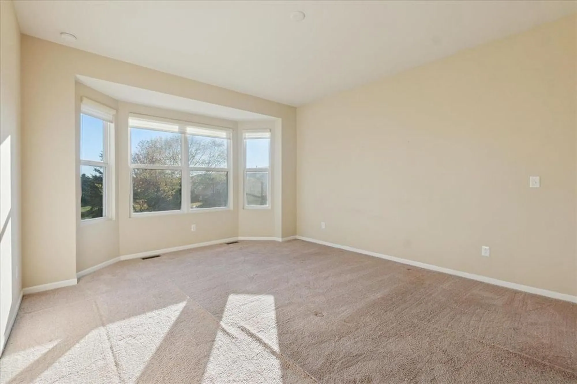 Property Slideshow image 20 of 67 | 9525 pine valley dr, Grand Blanc, MI, 48439