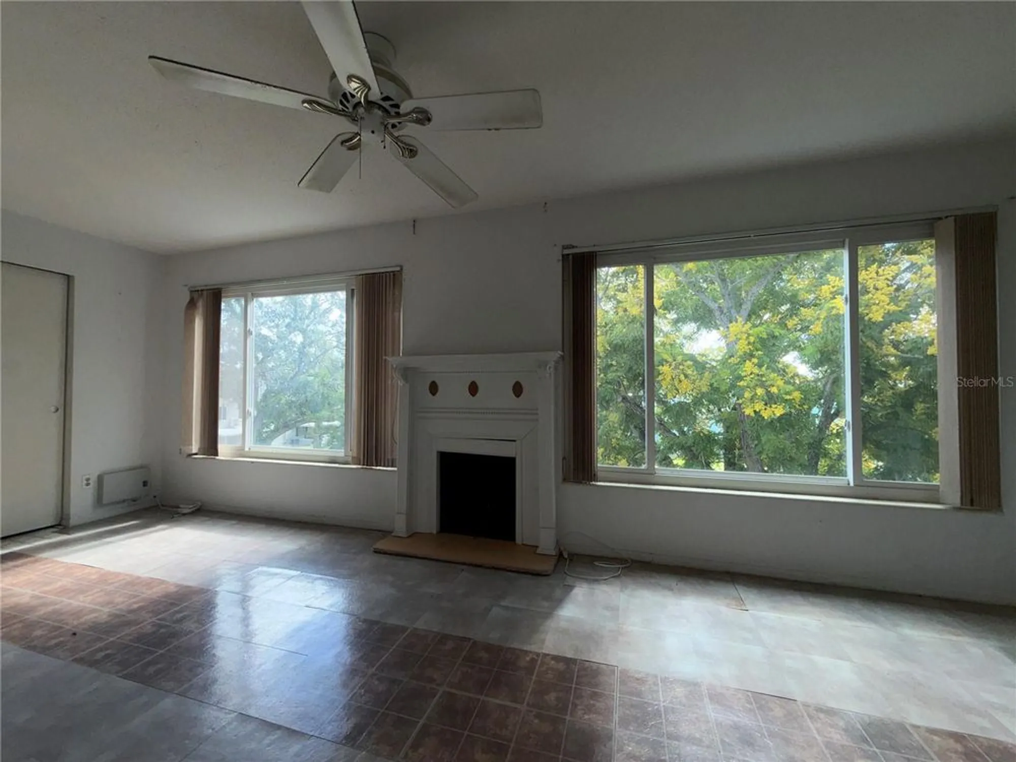 Property Slideshow image 6 of 17 | 2073 denmark st 59, Clearwater, FL, 33763