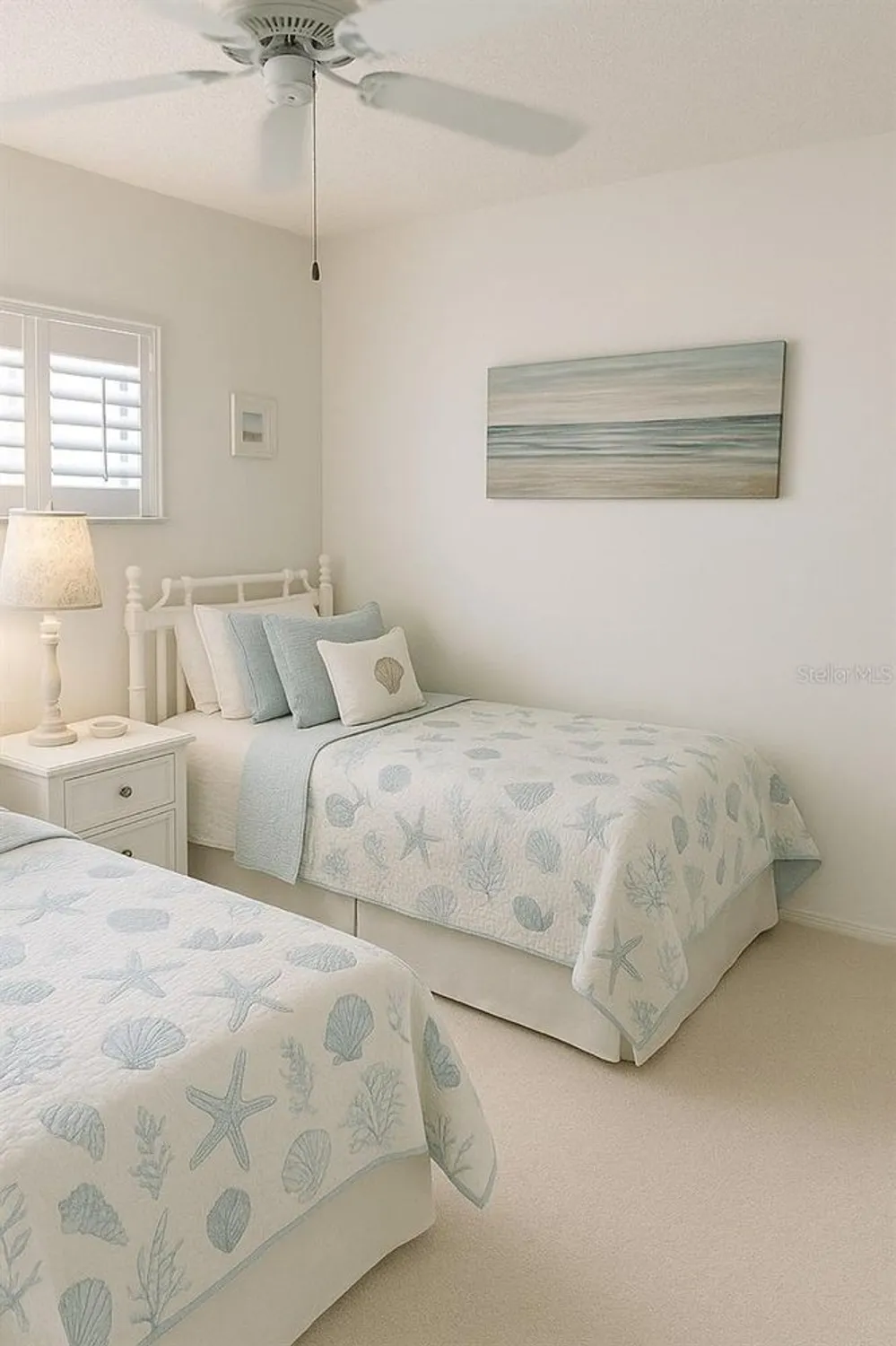 Property Slideshow image 11 of 20 | 1250 n portofino dr apt 408, Sarasota, FL, 34242