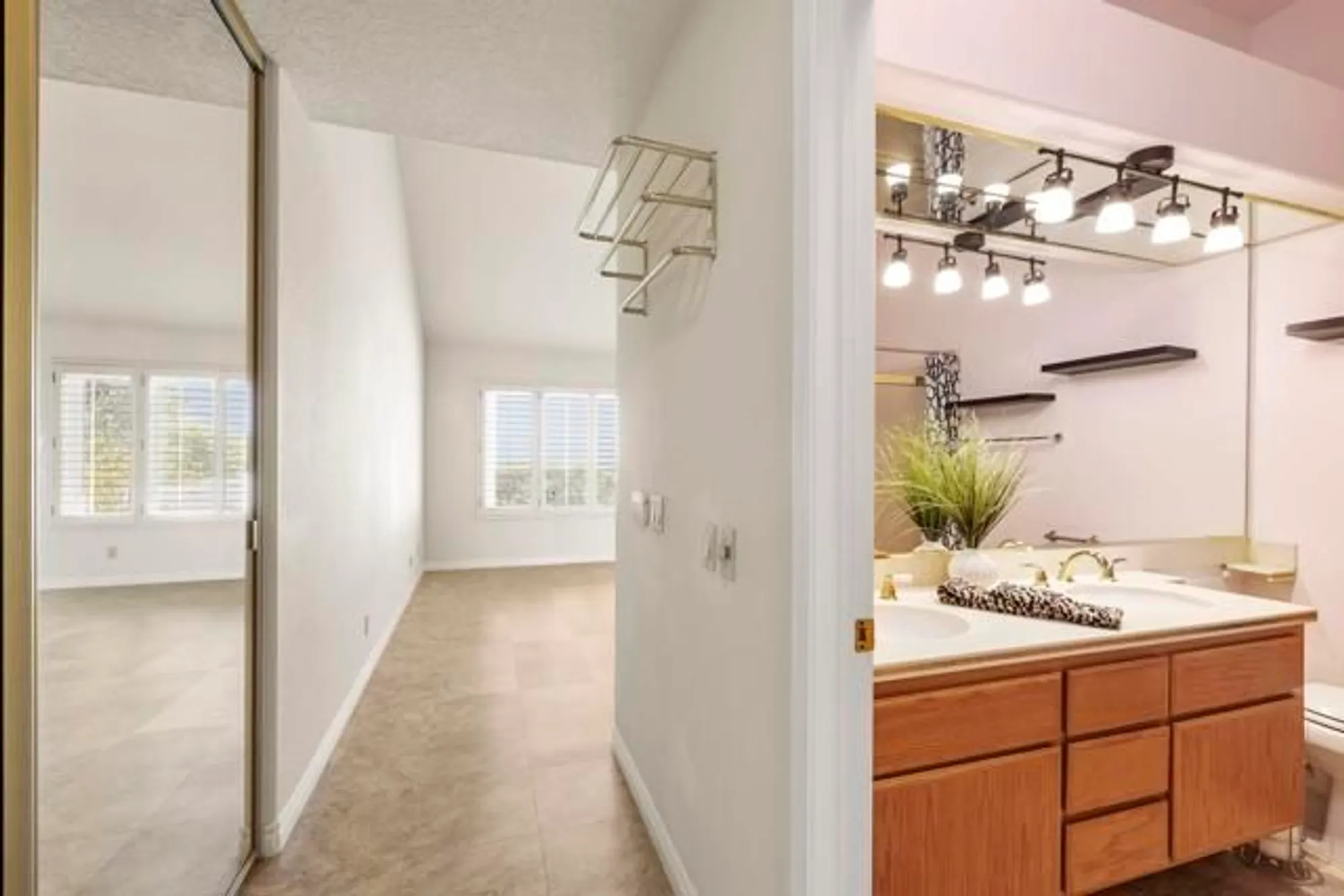 Property Slideshow image 26 of 51 | 4125 arcadia way, Oceanside, CA, 92056