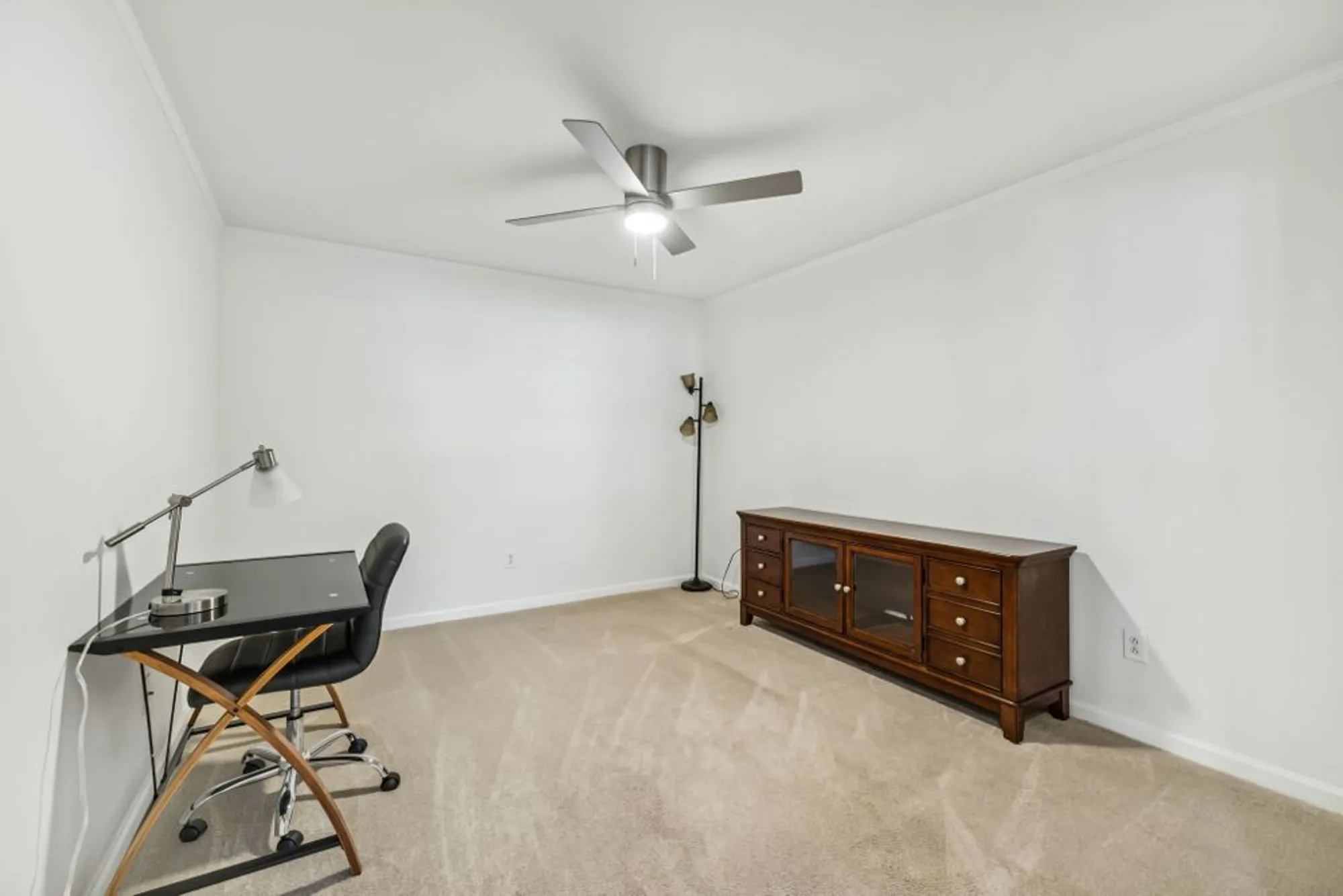 Property Slideshow image 10 of 27 | 423 forest glen cir, Murfreesboro, TN, 37128