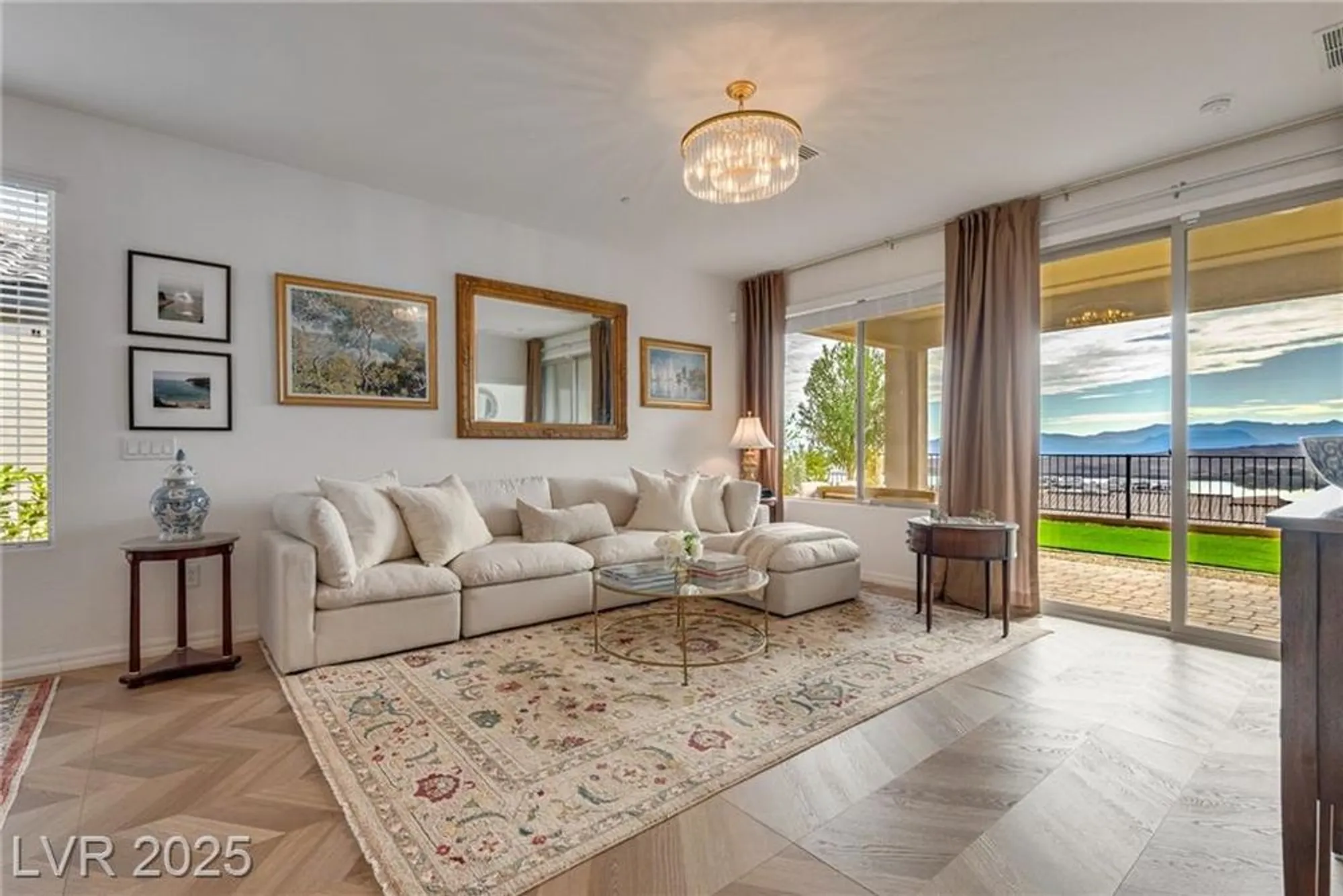 Property Slideshow image 8 of 35 | 48 stone bluff ln, Henderson, NV, 89011