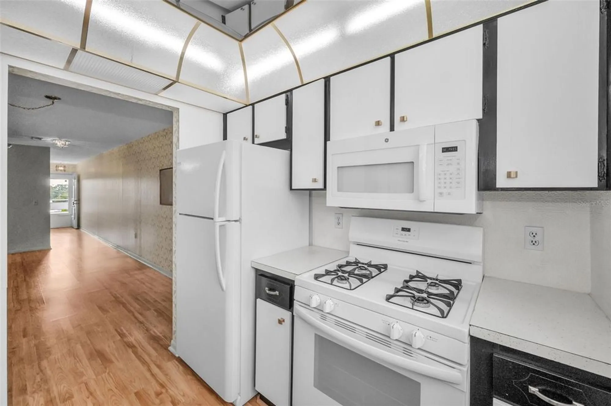 Property Slideshow image 26 of 84 | 5501 80th st n unit 405, St Petersburg, FL, 33709