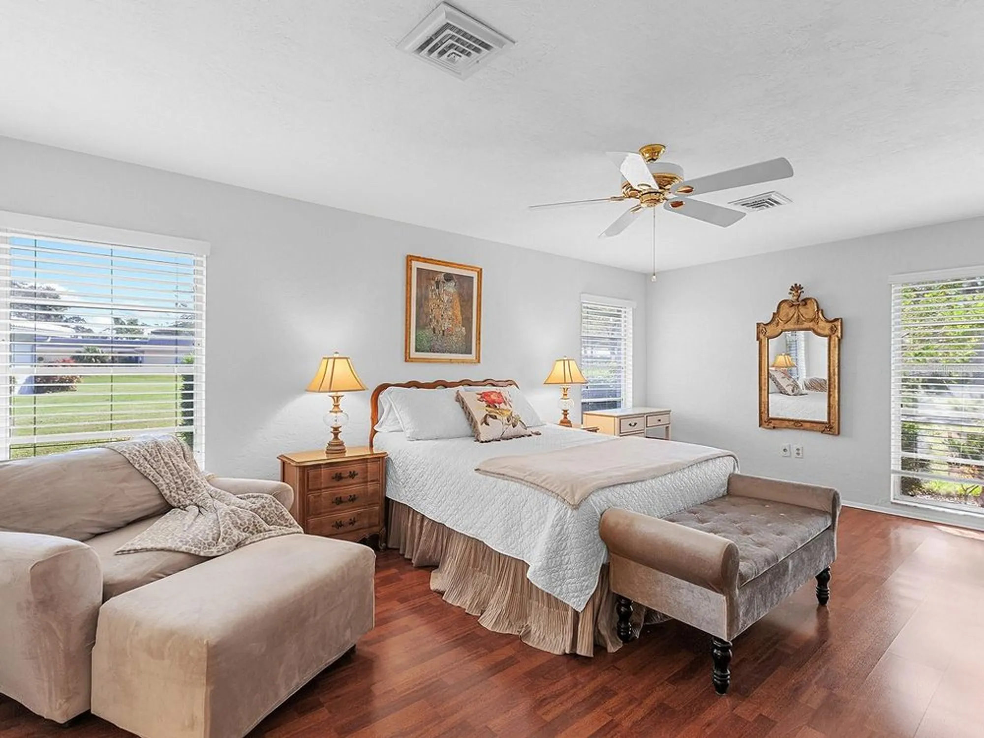 Property Slideshow image 14 of 32 | 3761 somerville dr # 1518, Sarasota, FL, 34232
