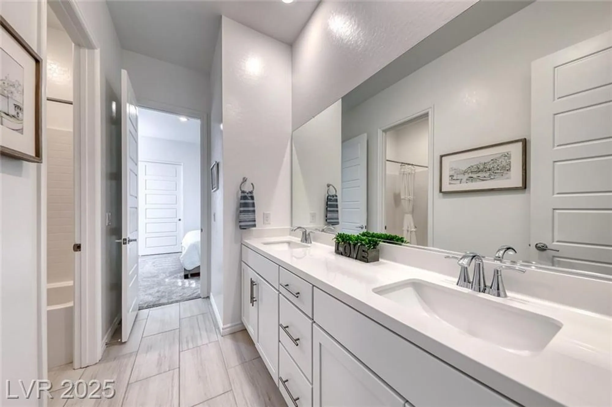 Property Slideshow image 38 of 65 | 141 juliette pointe ln, Henderson, NV, 89011