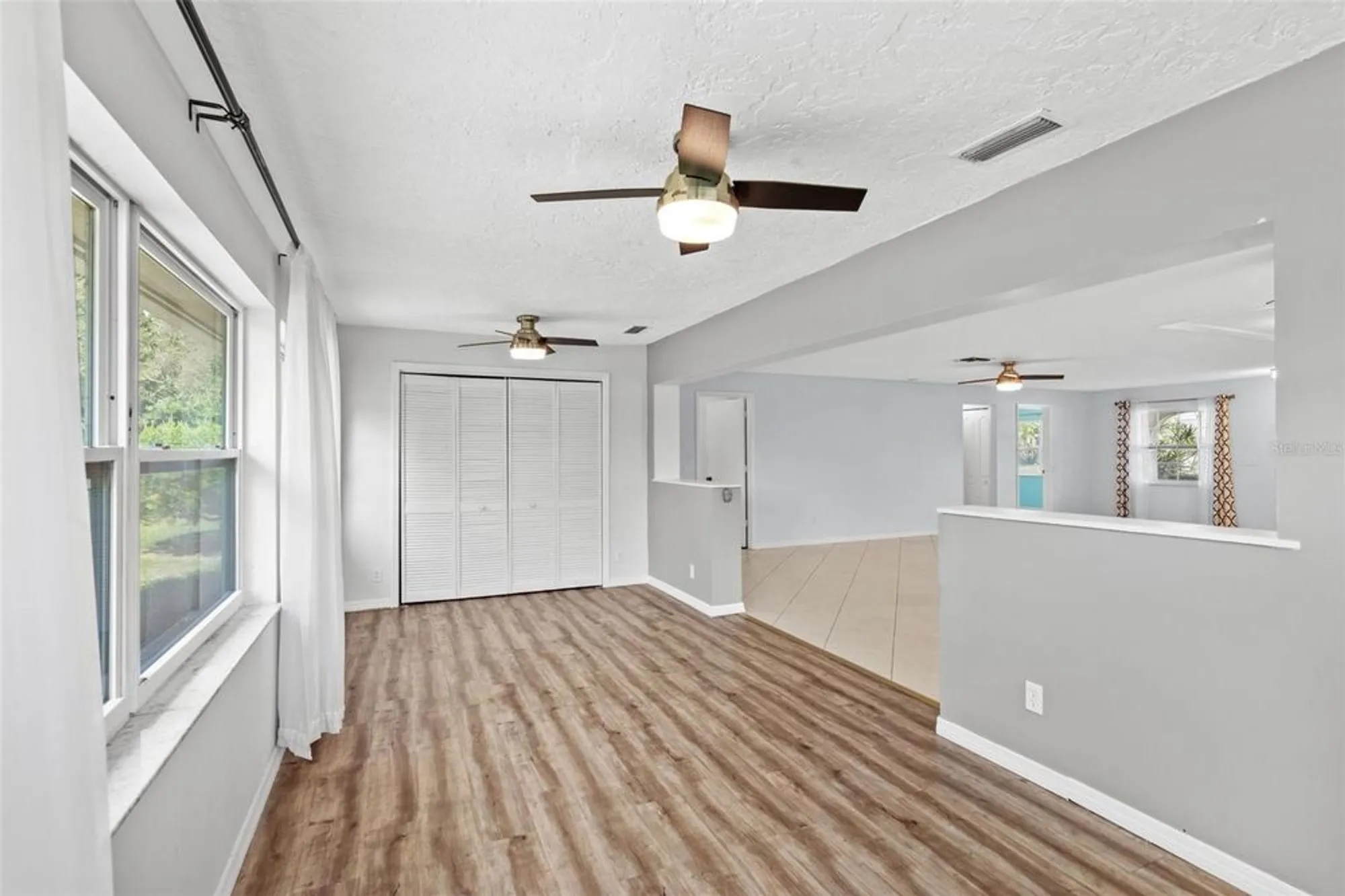 Property Slideshow image 31 of 70 | 7082 w country club dr n # 7082, Sarasota, FL, 34243