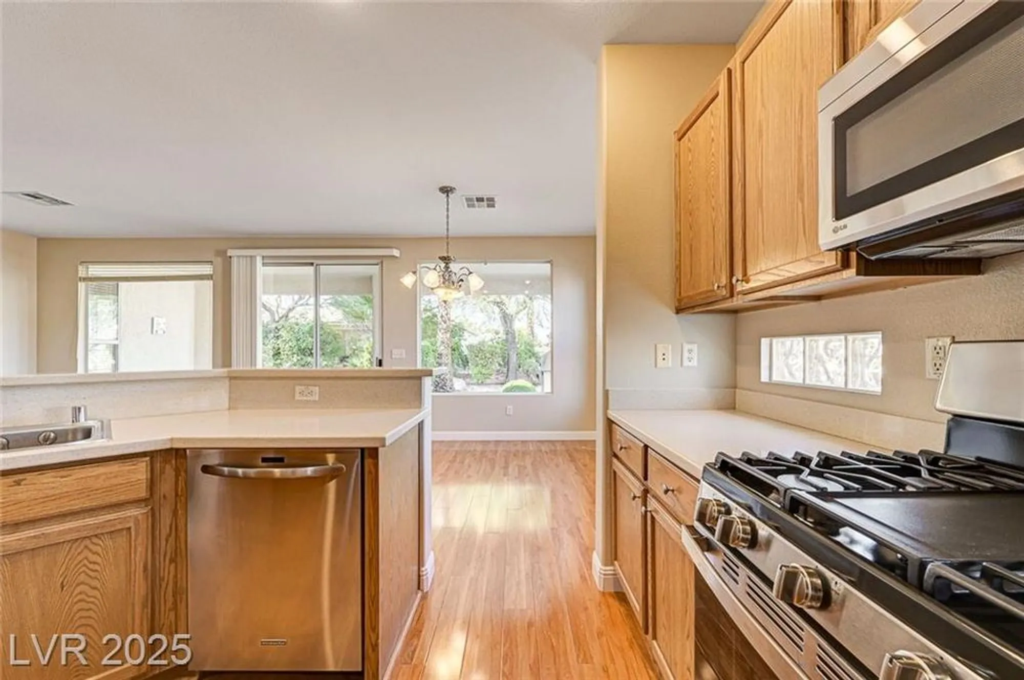 Property Slideshow image 15 of 65 | 10532 riva grande ct, Las Vegas, NV, 89135