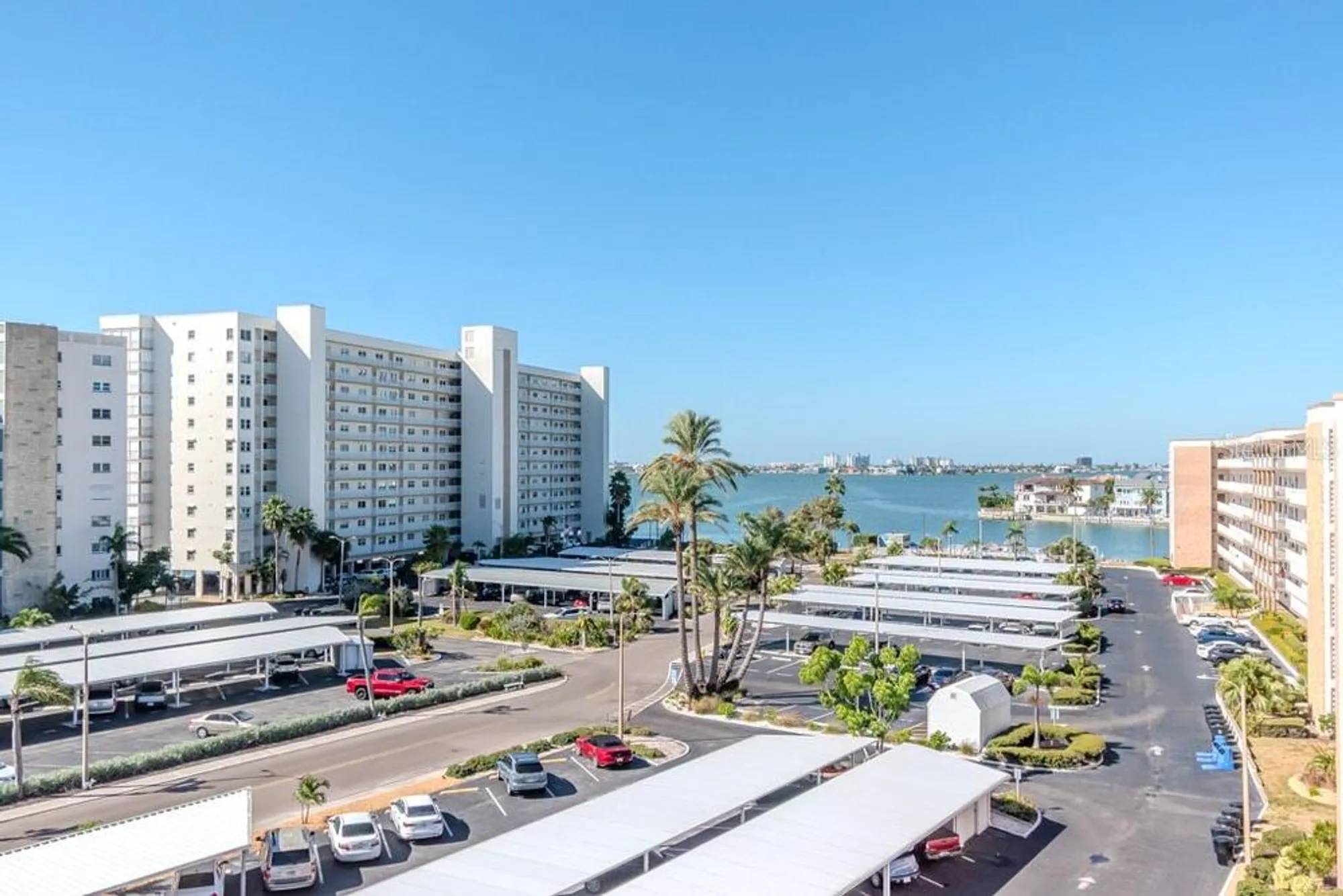 Property Slideshow image 4 of 51 | 6025 shore blvd 611, Gulfport, FL, 33707