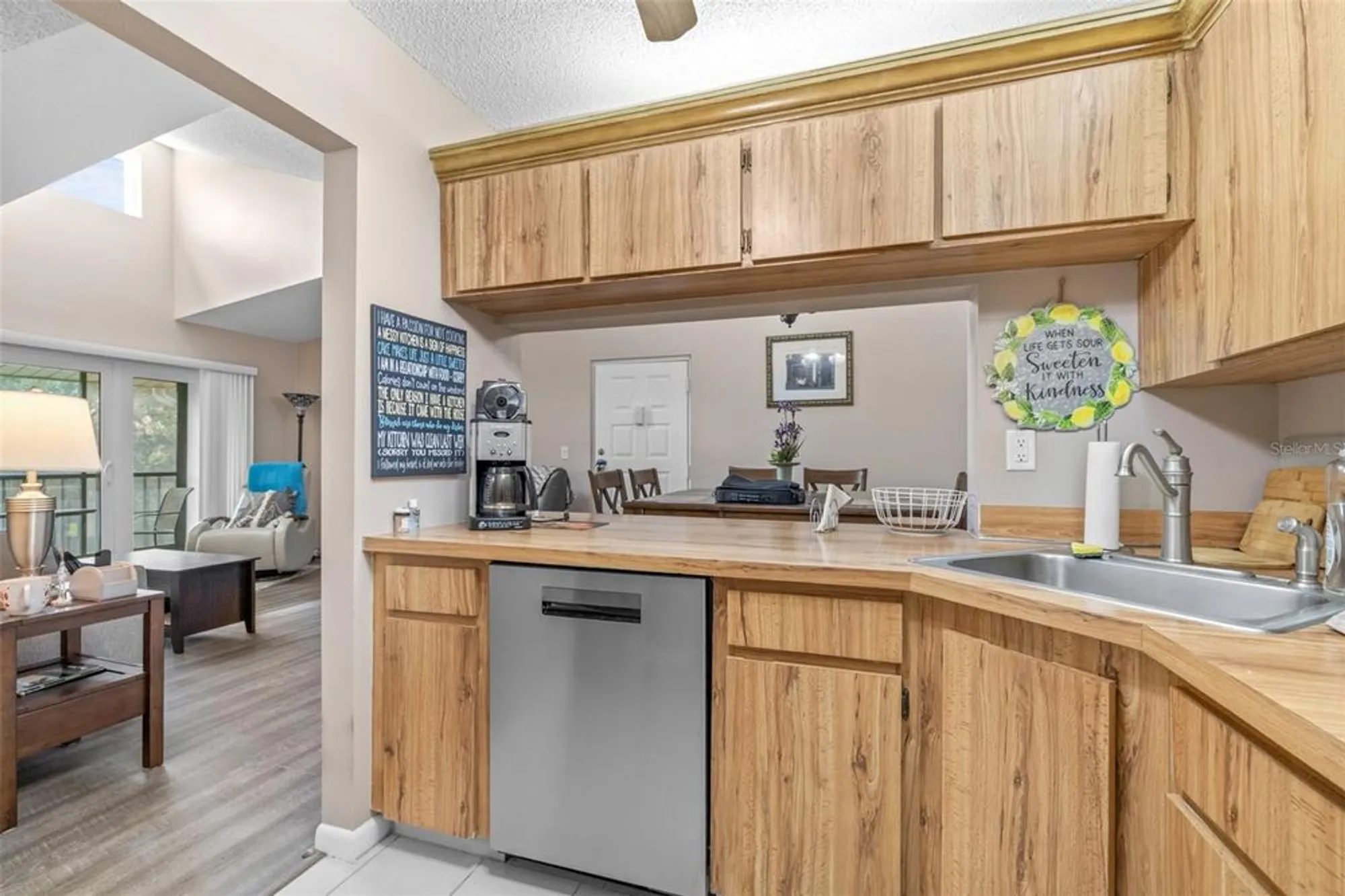 Property Slideshow image 13 of 34 | 1871 pine ridge way w apt h3, Palm Harbor, FL, 34684