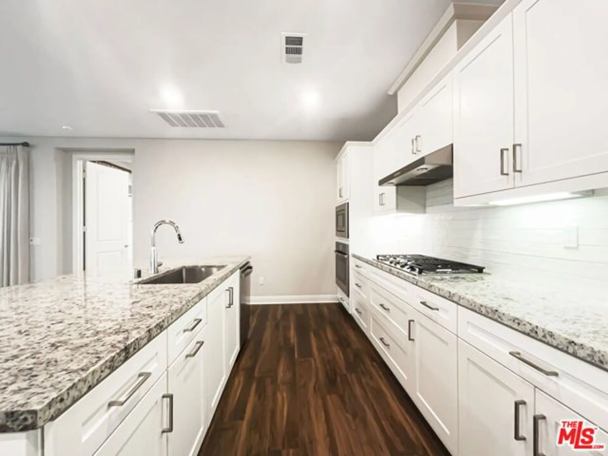 Property Slideshow image 15 of 30 | 20543 martingale pl, Santa Clarita, CA, 91350