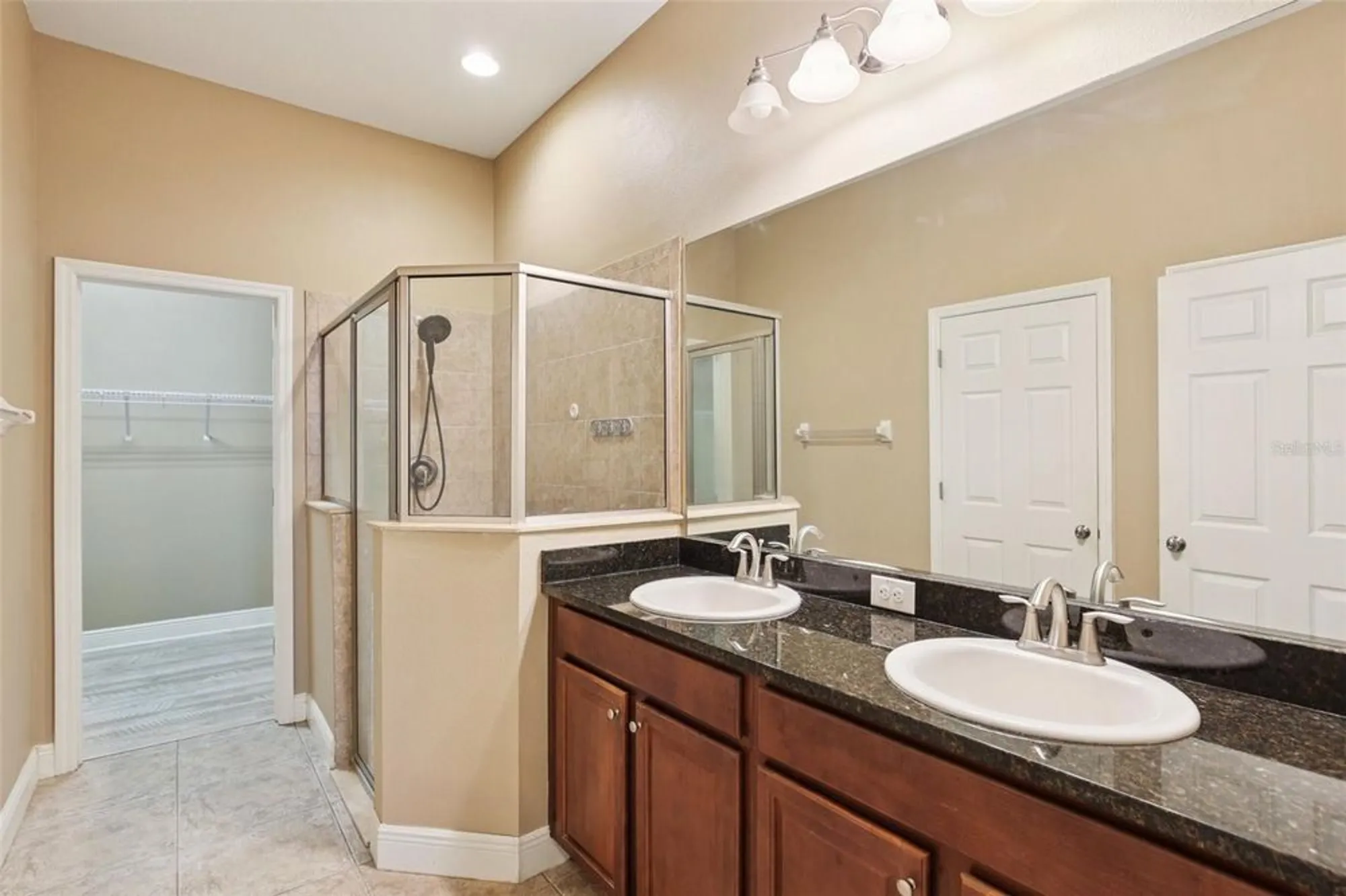 Property Slideshow image 12 of 35 | 221 sunset crest ct, Apollo Beach, FL, 33572