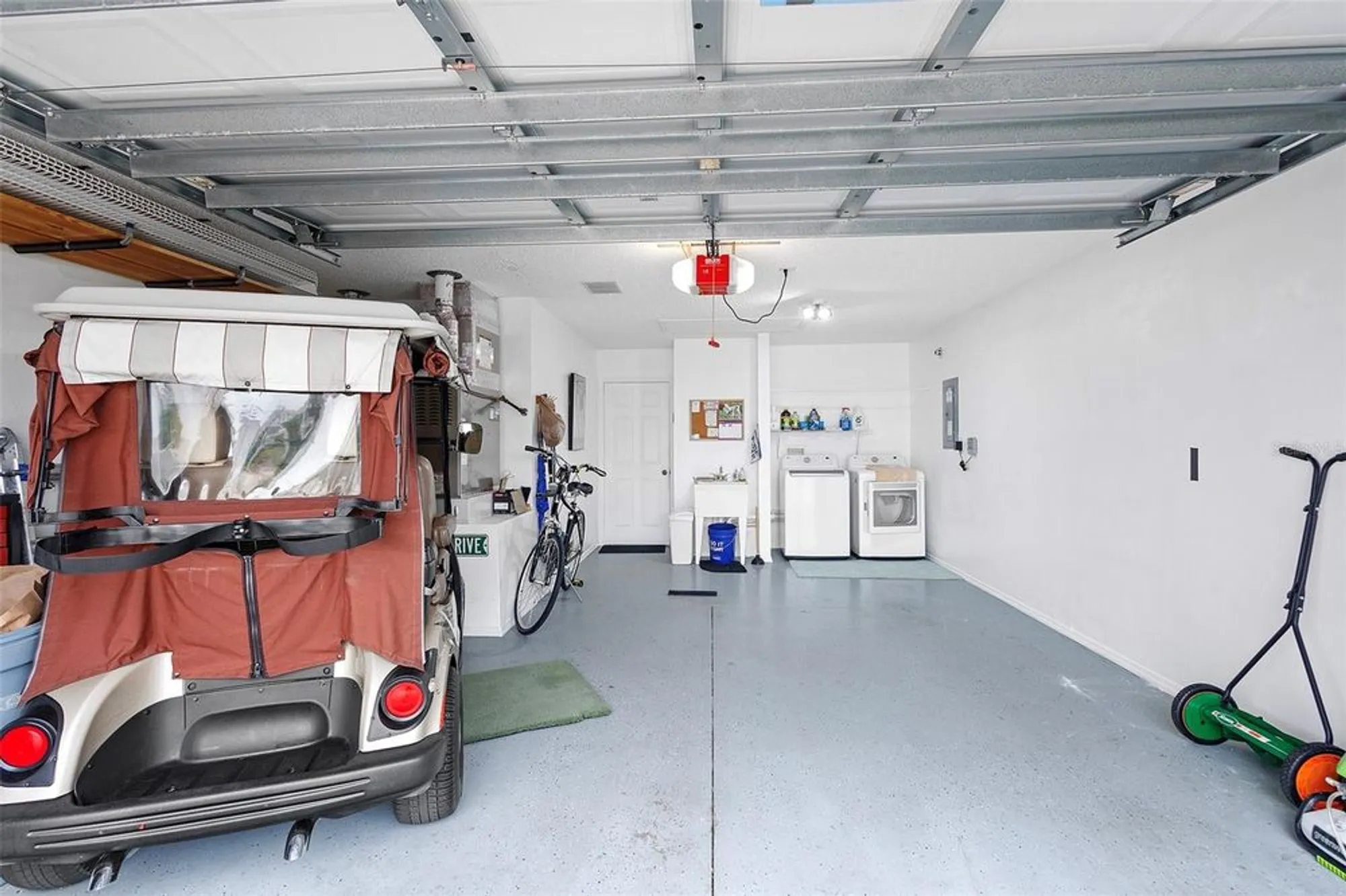 Property Slideshow image 33 of 48 | 2913 barboza dr, The Villages, FL, 32162