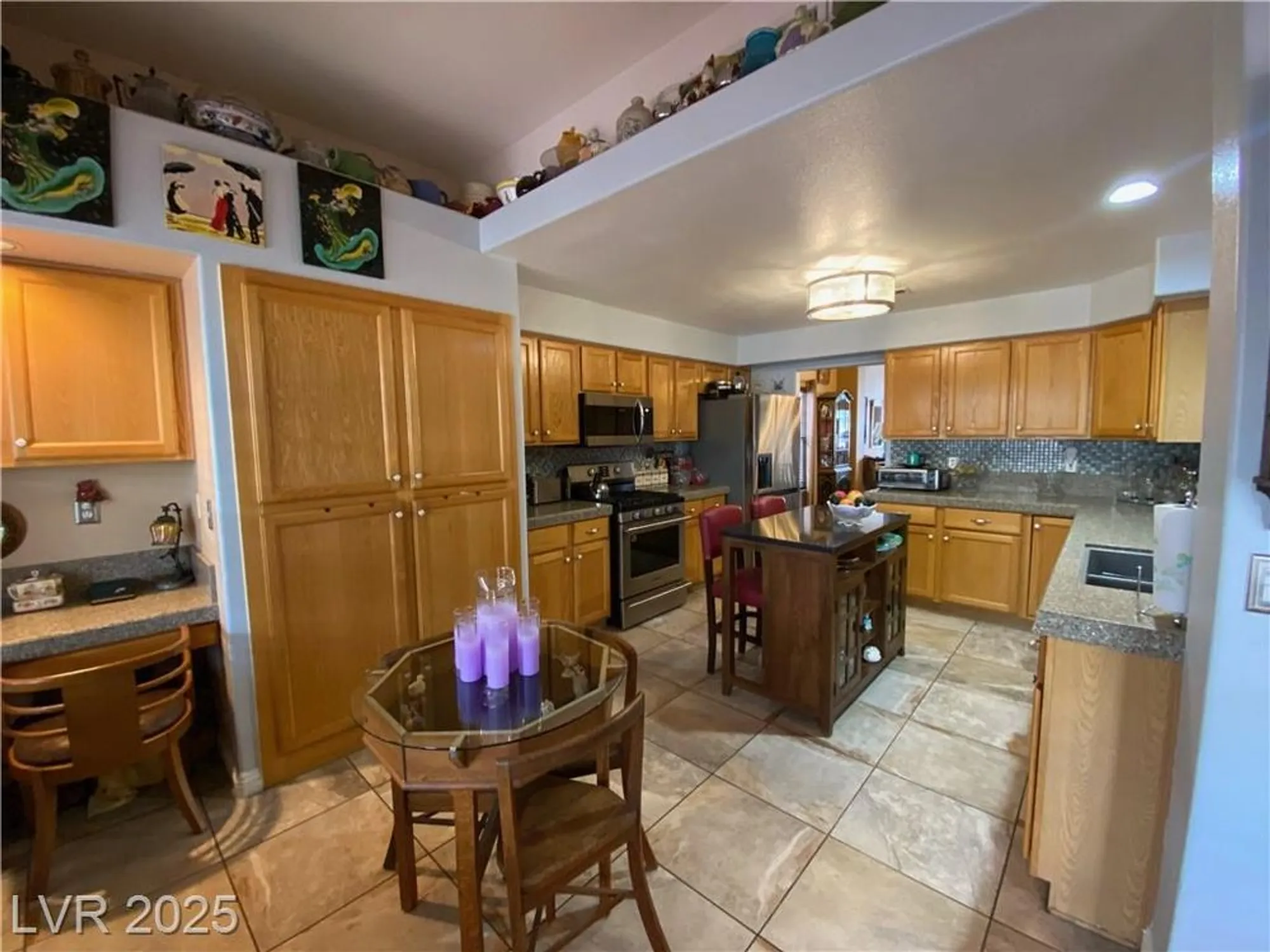 Property Slideshow image 13 of 27 | 4809 braeburn dr, Las Vegas, NV, 89130