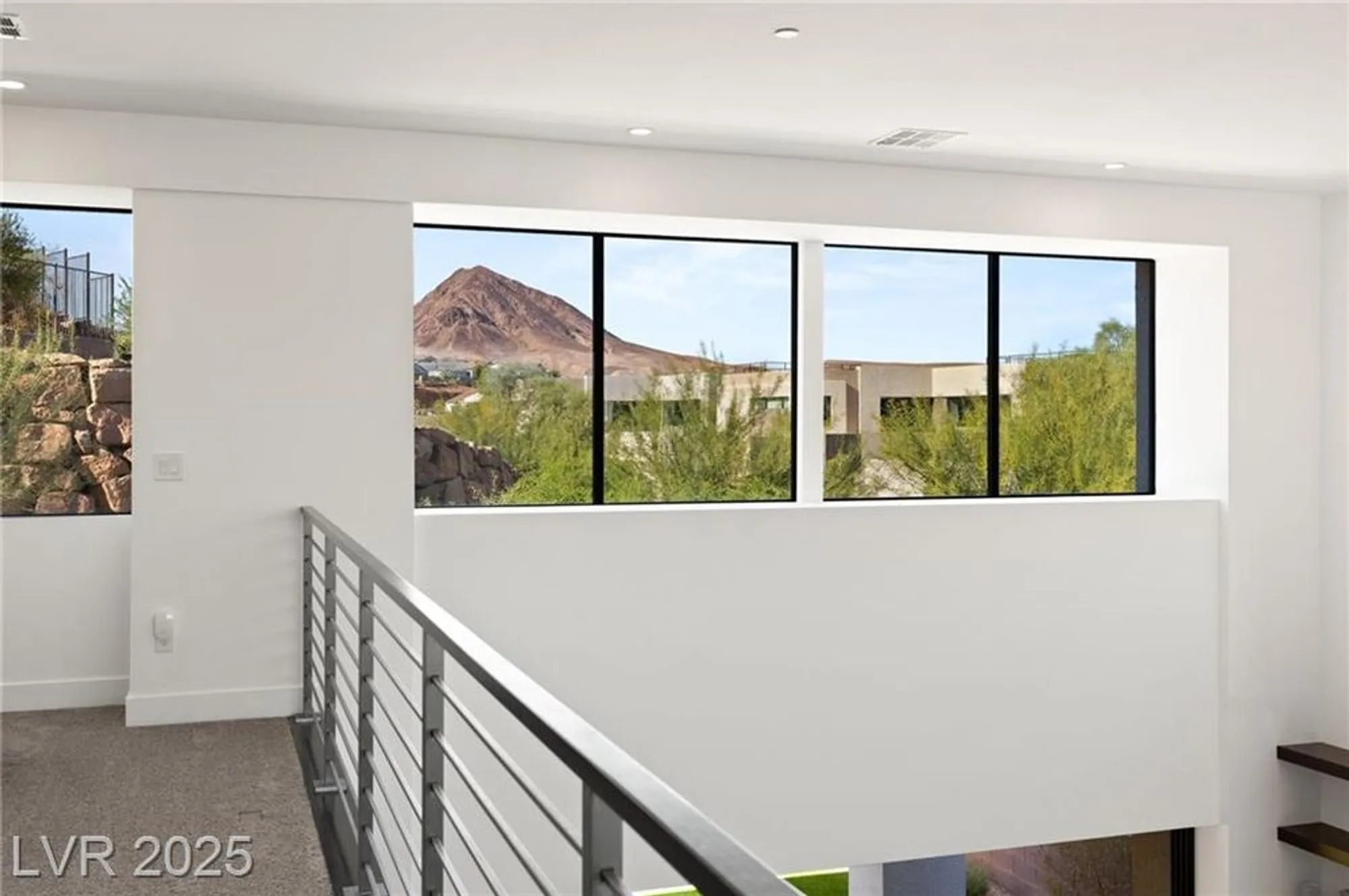 Property Slideshow image 10 of 41 | 21 highland cove ln, Henderson, NV, 89011