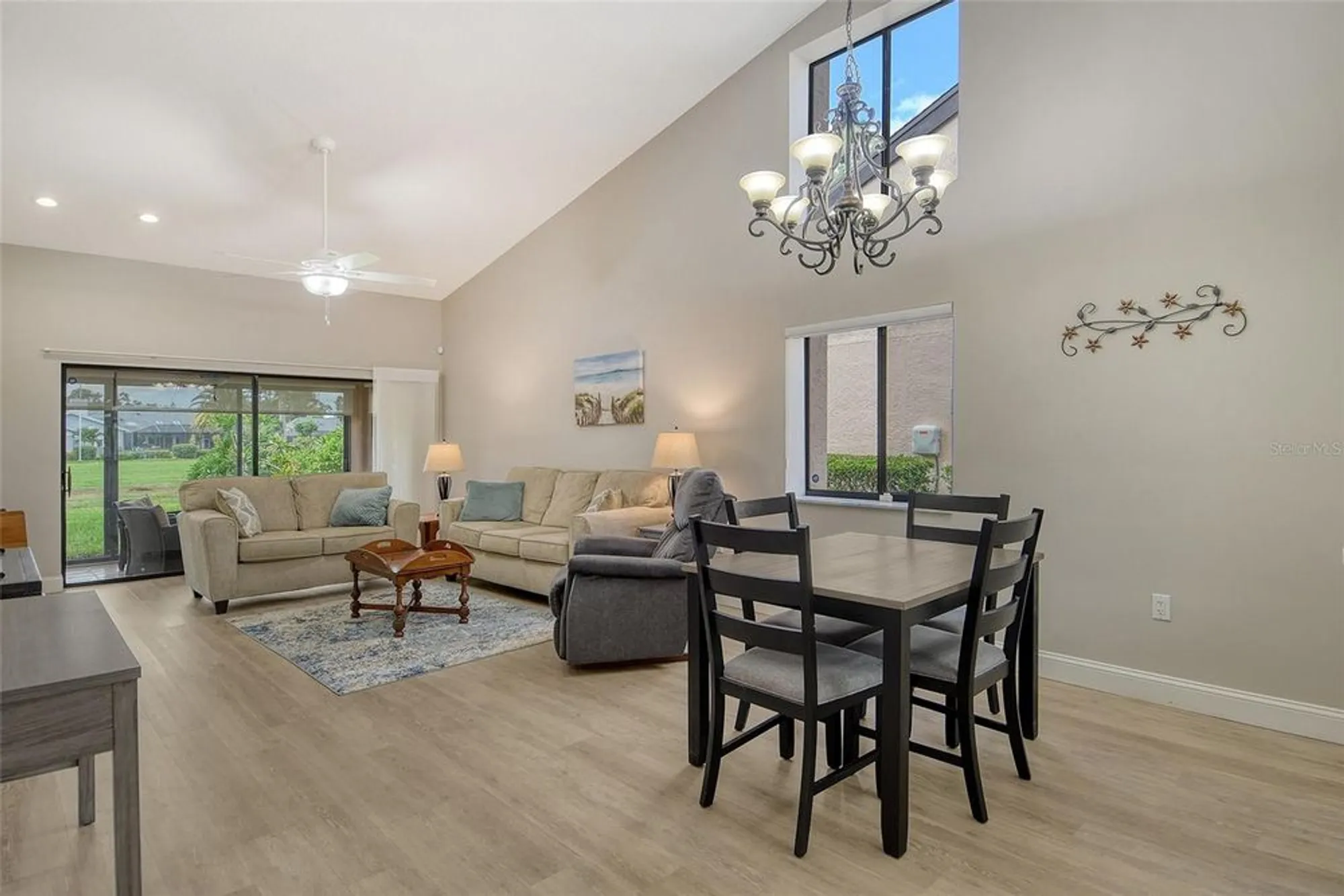 Property Slideshow image 6 of 38 | 6261 timber lake dr f6, Sarasota, FL, 34243