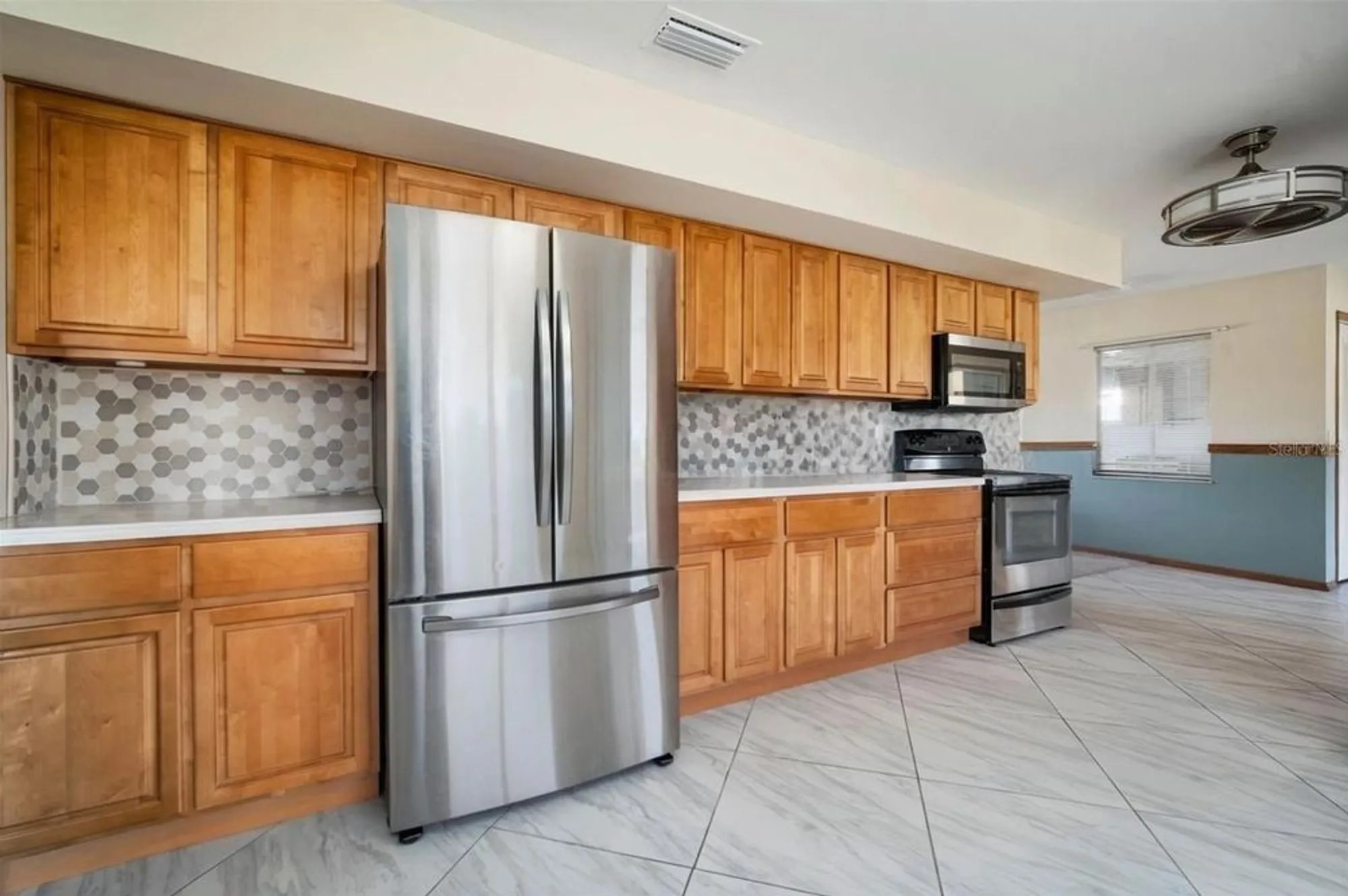 Property Slideshow image 15 of 49 | 609 fox hills dr, Sun City Center, FL, 33573