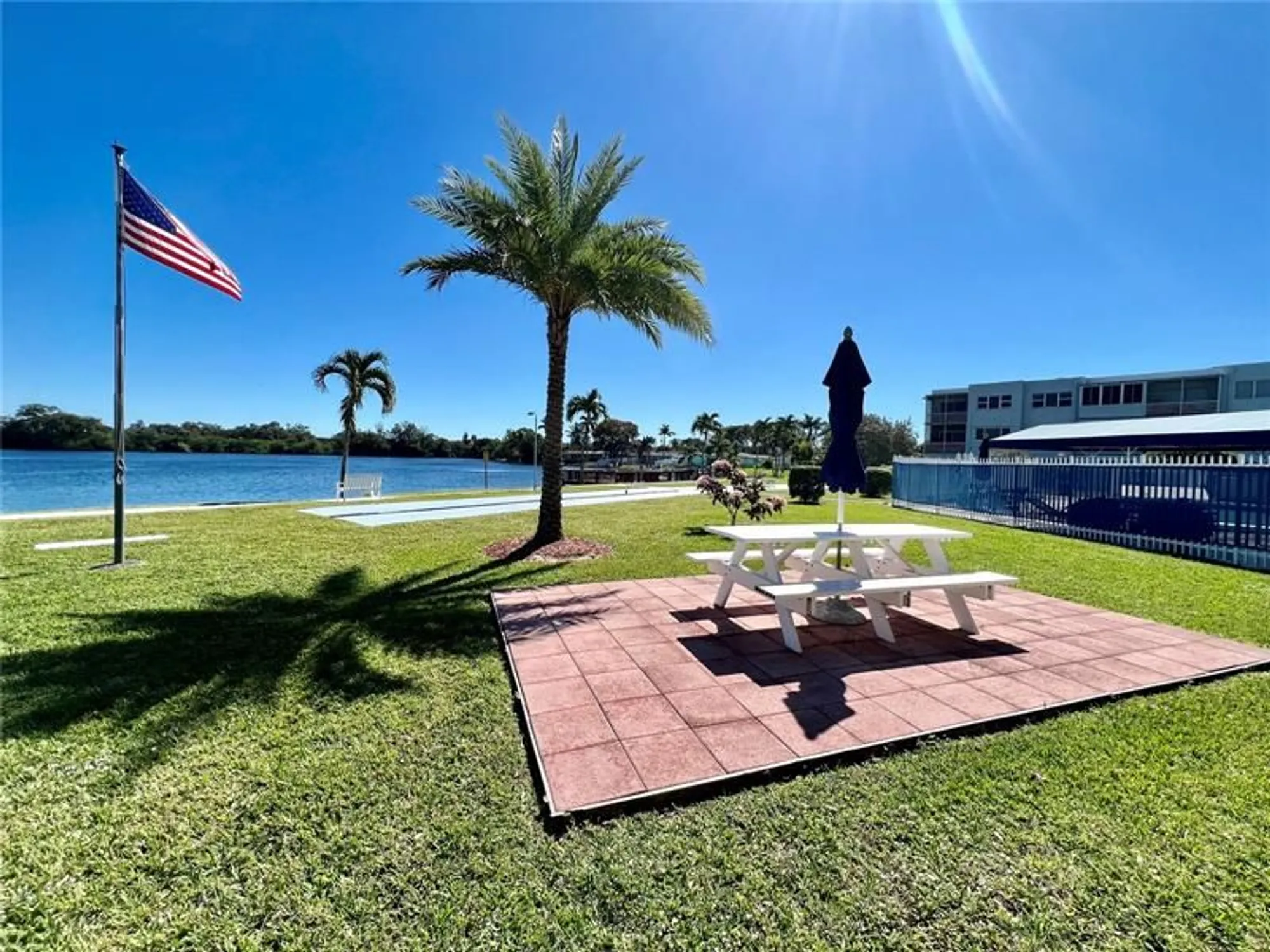 Property Slideshow image 28 of 49 | 2300 park ln 311, Hollywood, FL, 33021