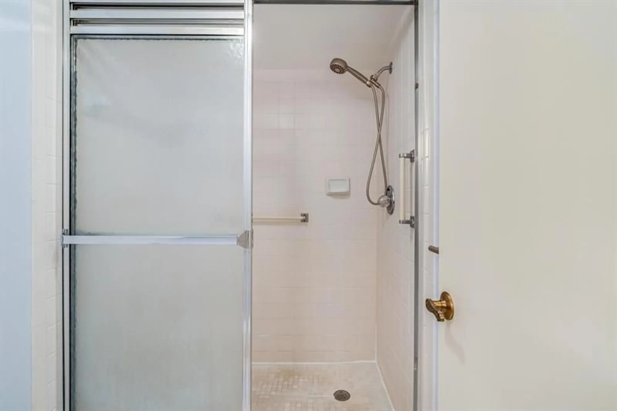 Property Slideshow image 12 of 32 | 4955 e sabal palm blvd 104, Tamarac, FL, 33319