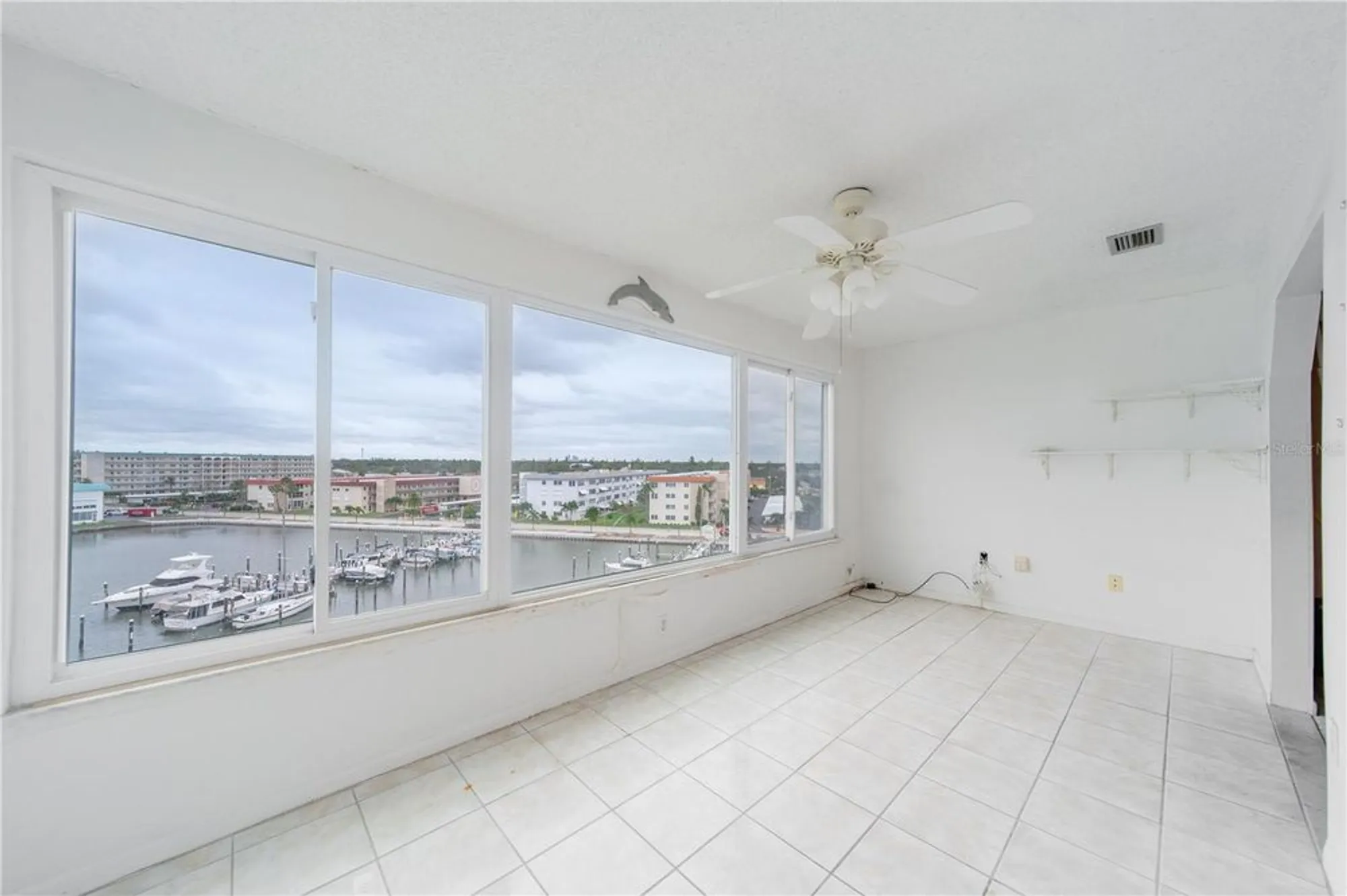 Property Slideshow image 17 of 30 | 5925 shore blvd 606, Gulfport, FL, 33707