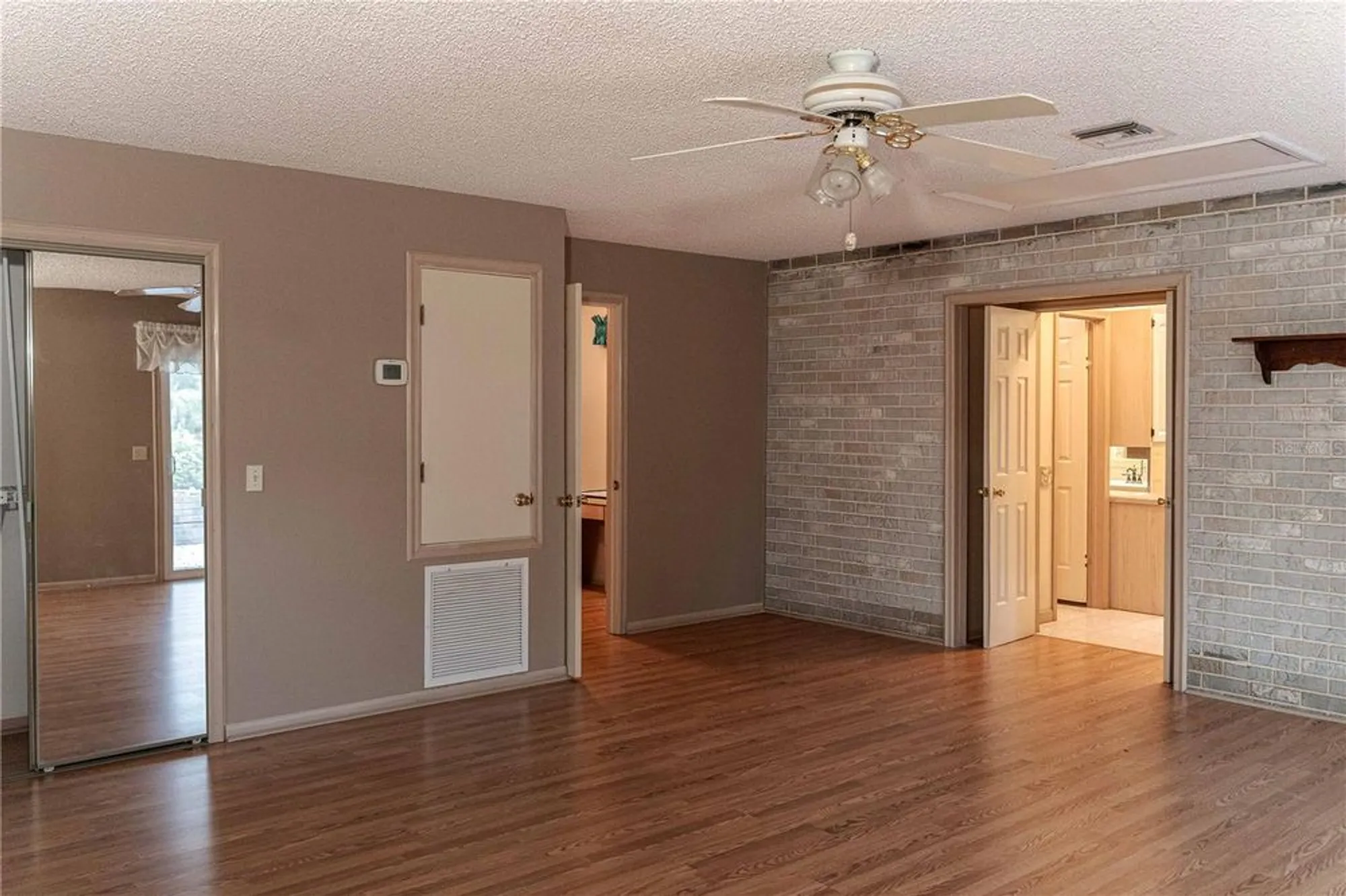 Property Slideshow image 24 of 58 | 1204 maria ct, Lady Lake, FL, 32159