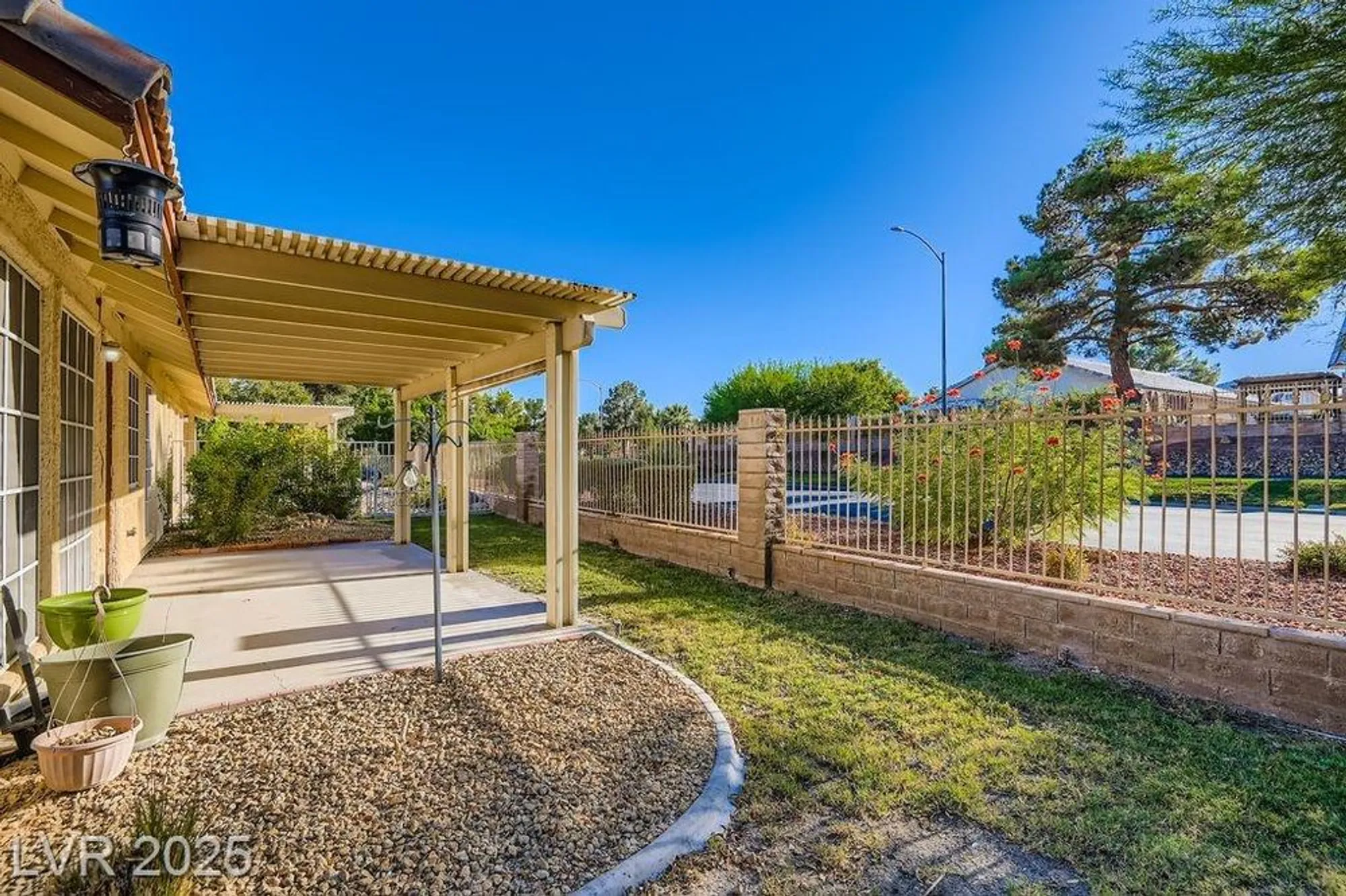 Property Slideshow image 11 of 18 | 4833 lawnwood ct, Las Vegas, NV, 89130