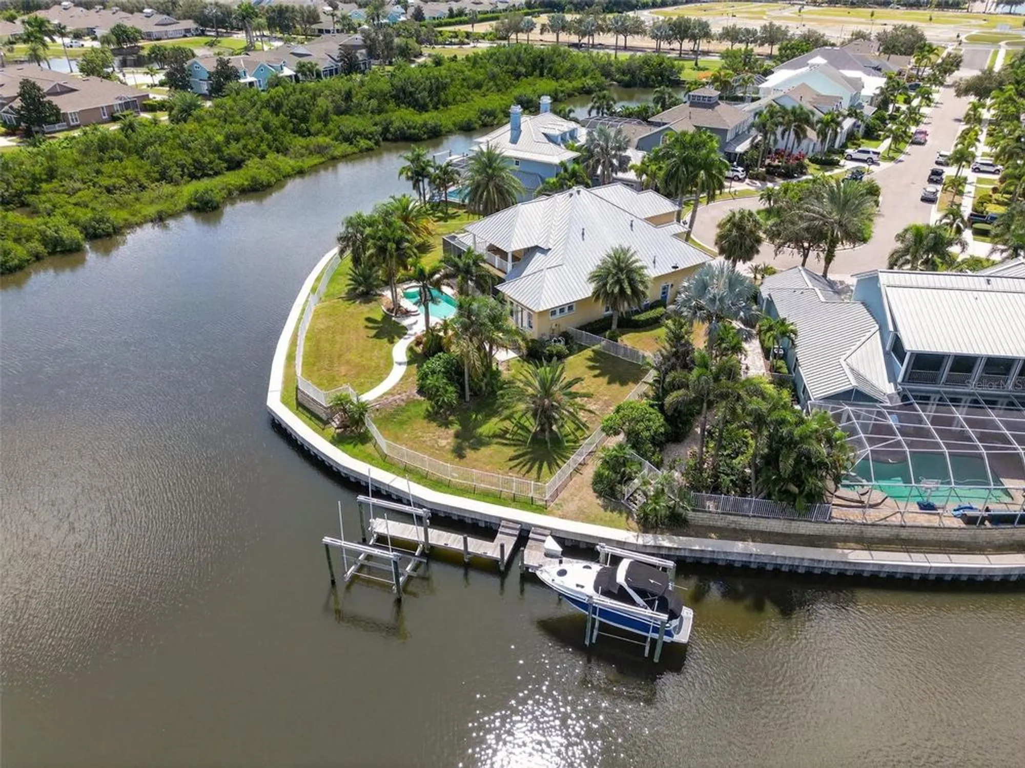 Property Slideshow image 39 of 56 | 5617 seagrass pl, Apollo Beach, FL, 33572