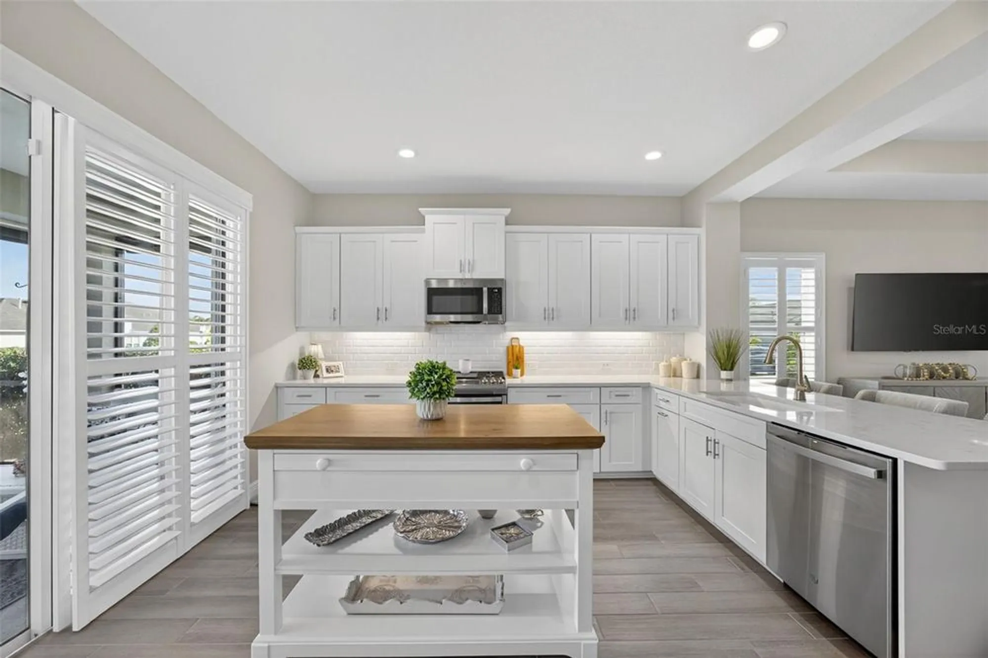 Property Slideshow image 10 of 58 | 12735 aquamarine ave, Bradenton, FL, 34211