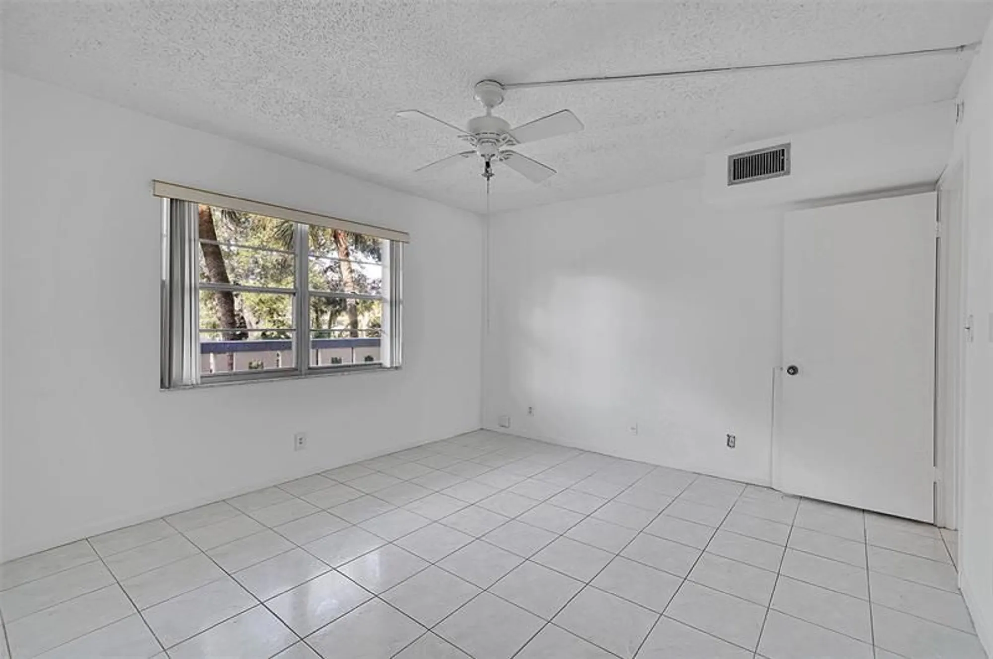 Property Slideshow image 17 of 32 | 2504 antigua ter h2, Coconut Creek, FL, 33066