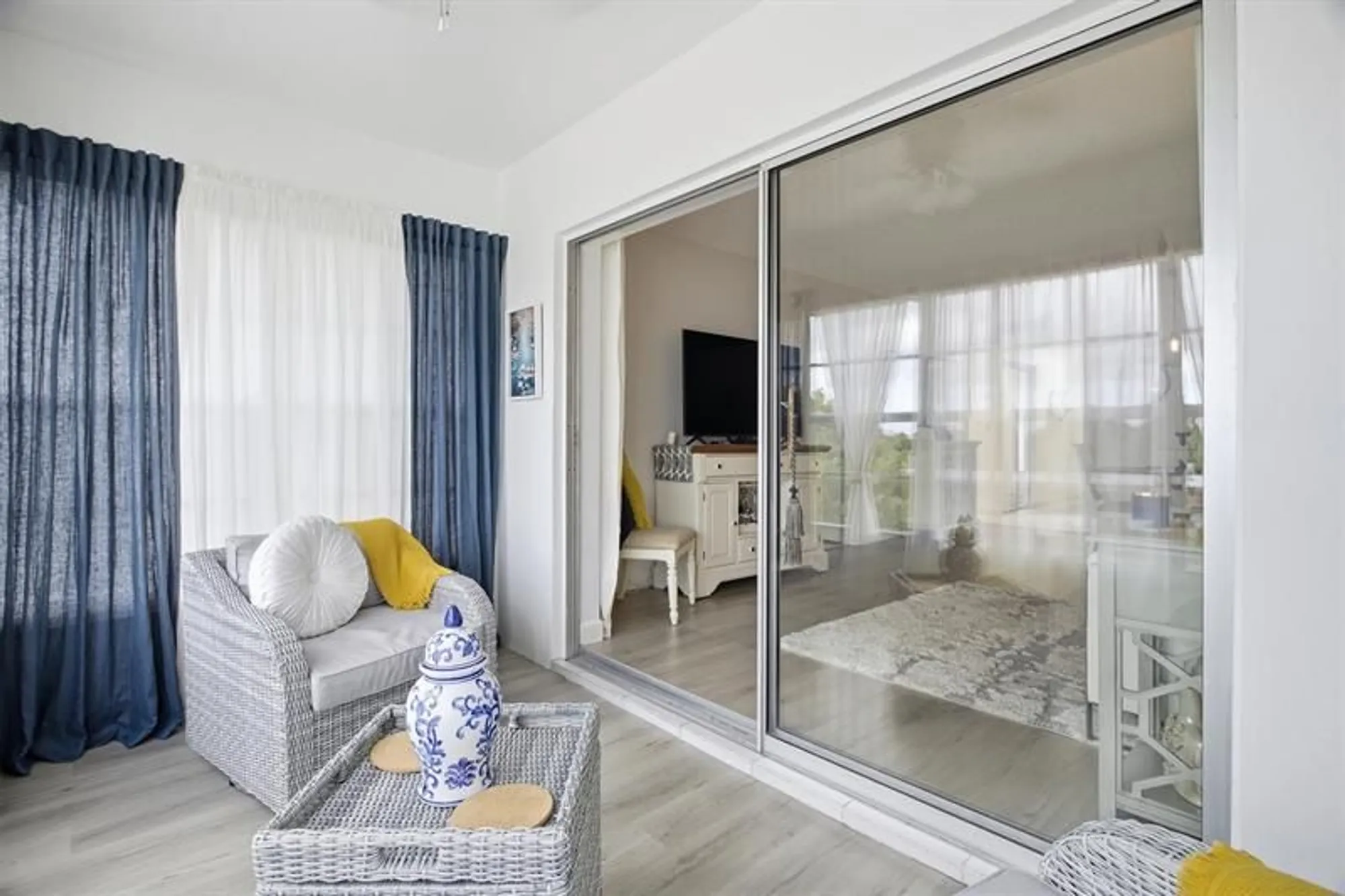 Property Slideshow image 8 of 44 | 2991 nw 46th ave 410, Lauderdale Lakes, FL, 33313