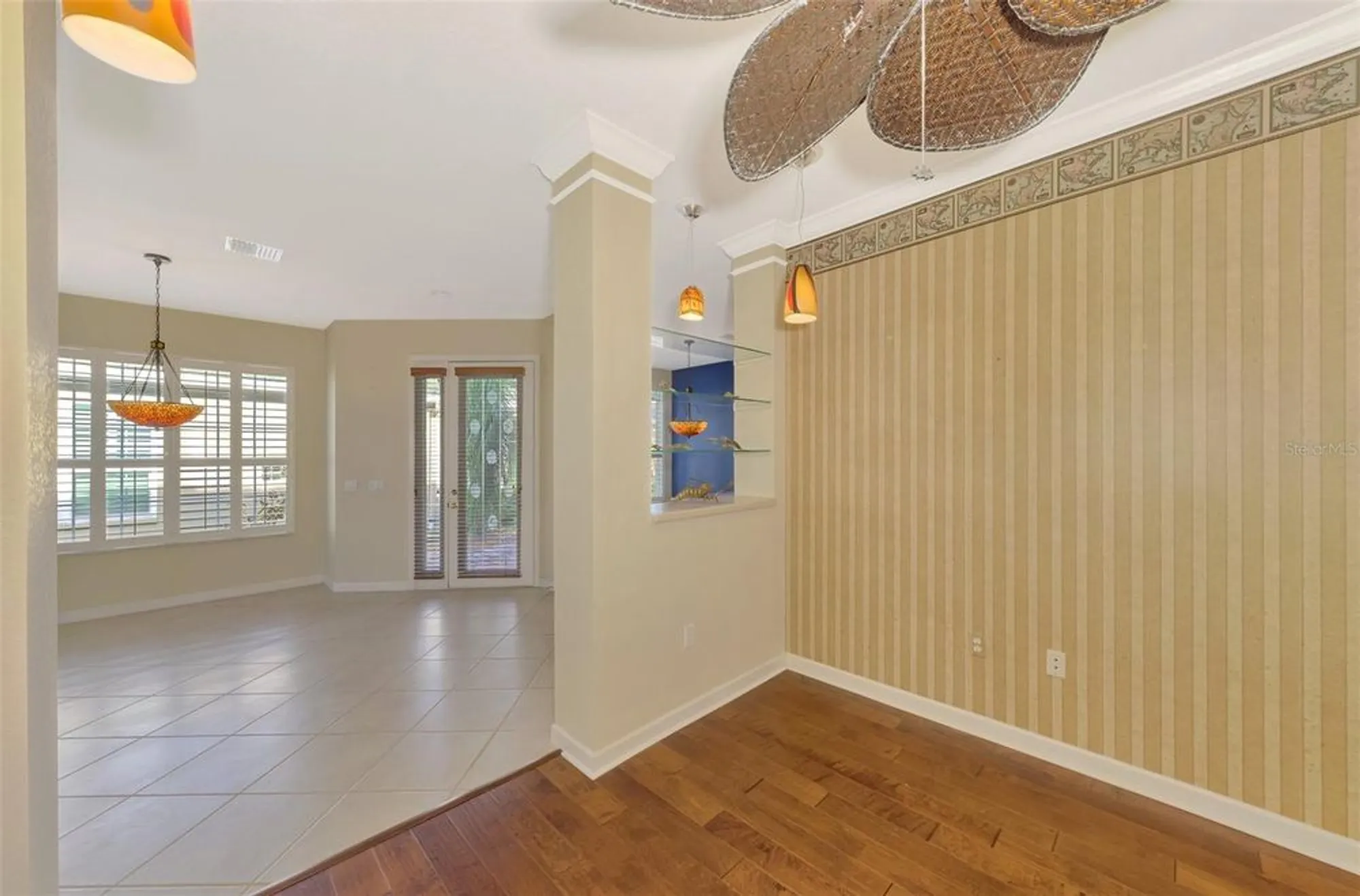 Property Slideshow image 17 of 53 | 4914 lakescene pl, Sarasota, FL, 34243
