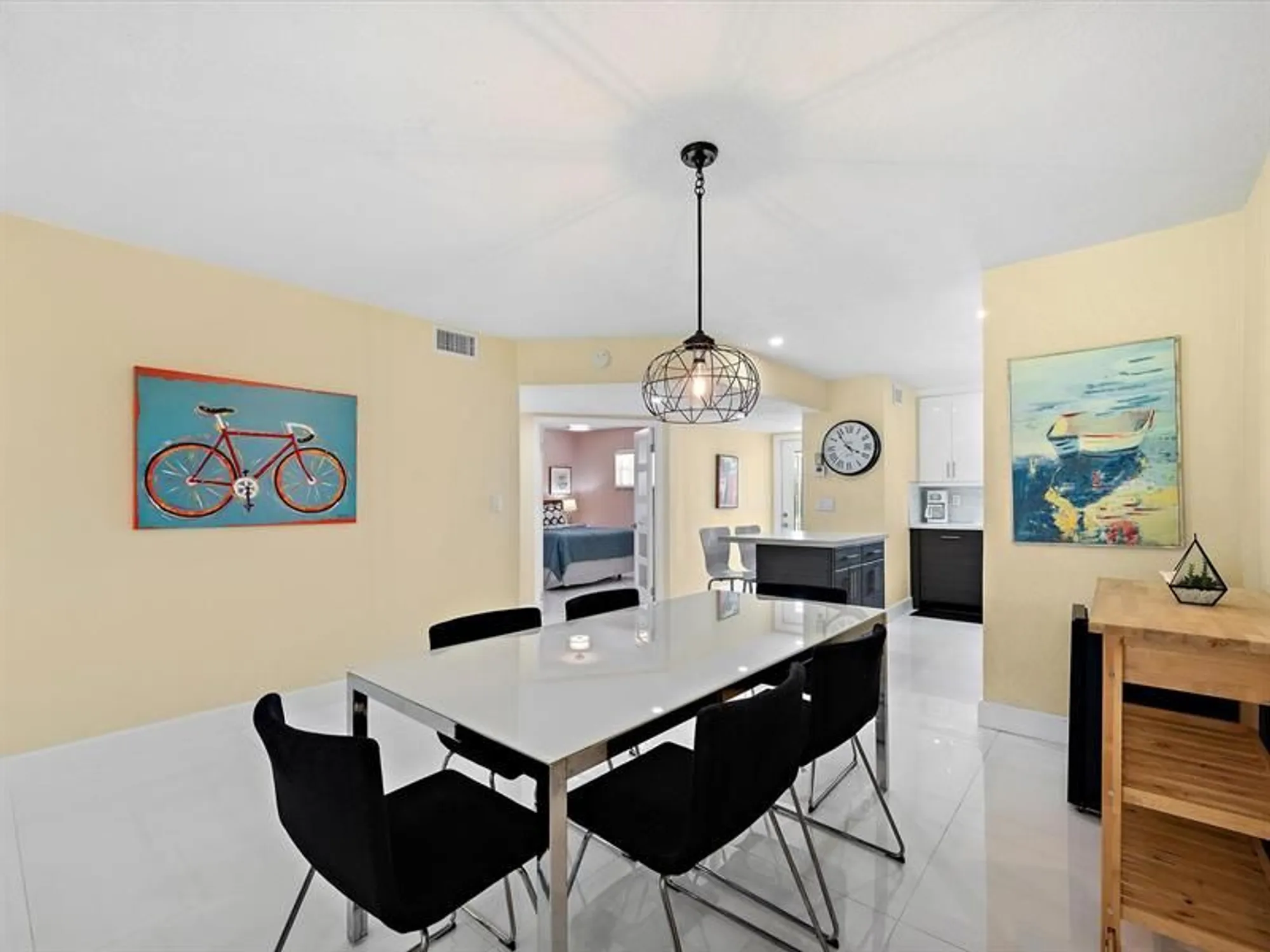 Property Slideshow image 13 of 44 | 9300 n hollybrook lake dr 303, Pembroke Pines, FL, 33025