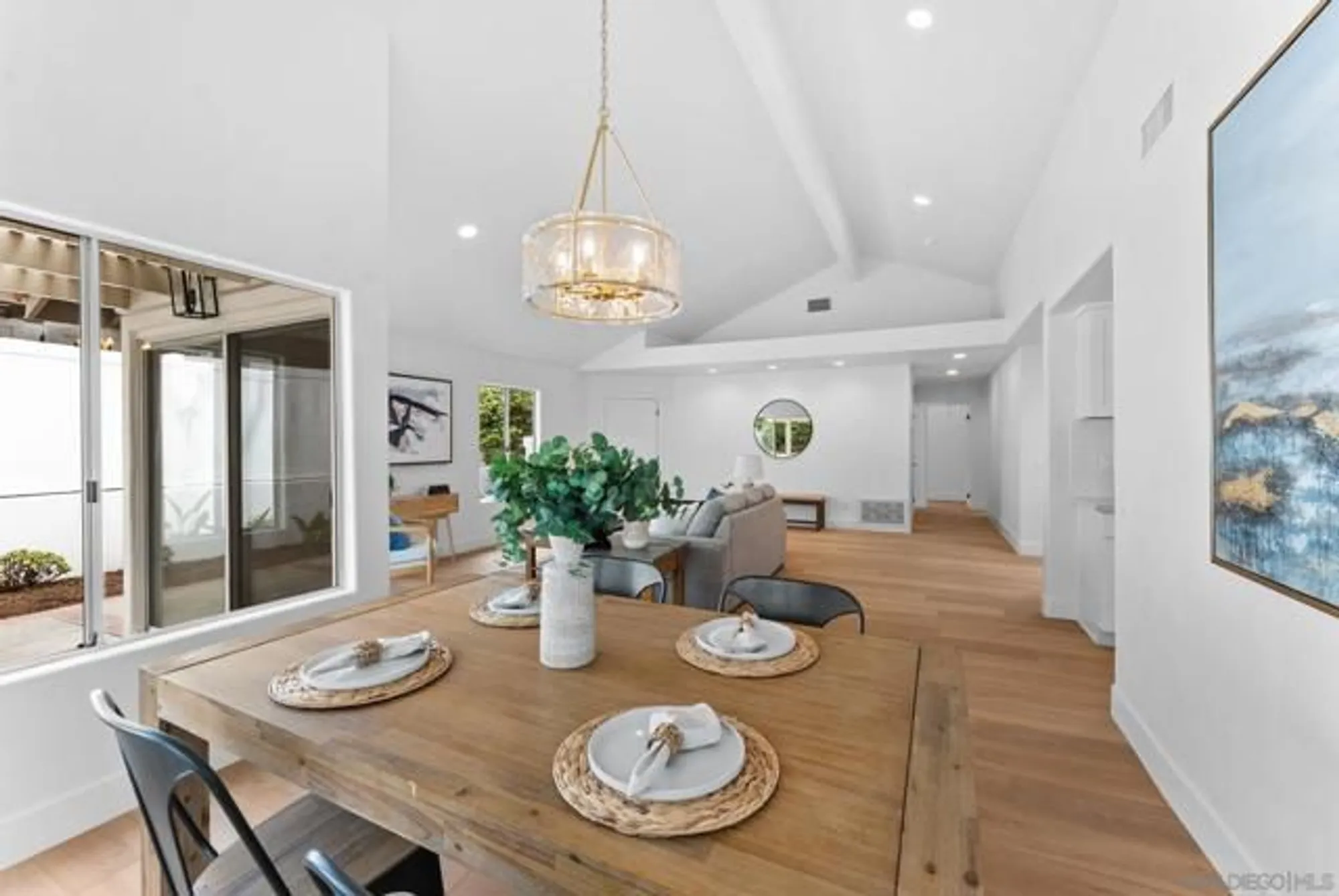 Property Slideshow image 8 of 24 | 4695 adra way, Oceanside, CA, 92056