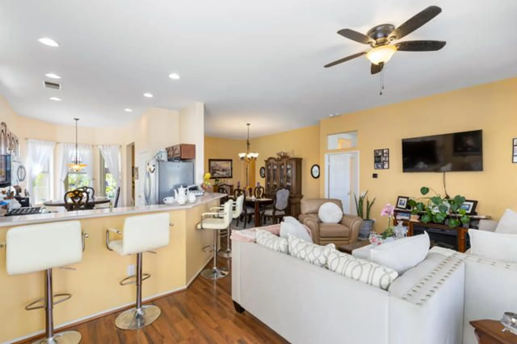 Property Slideshow image 24 of 65 | 43986 medinah dr, Indio, CA, 92201
