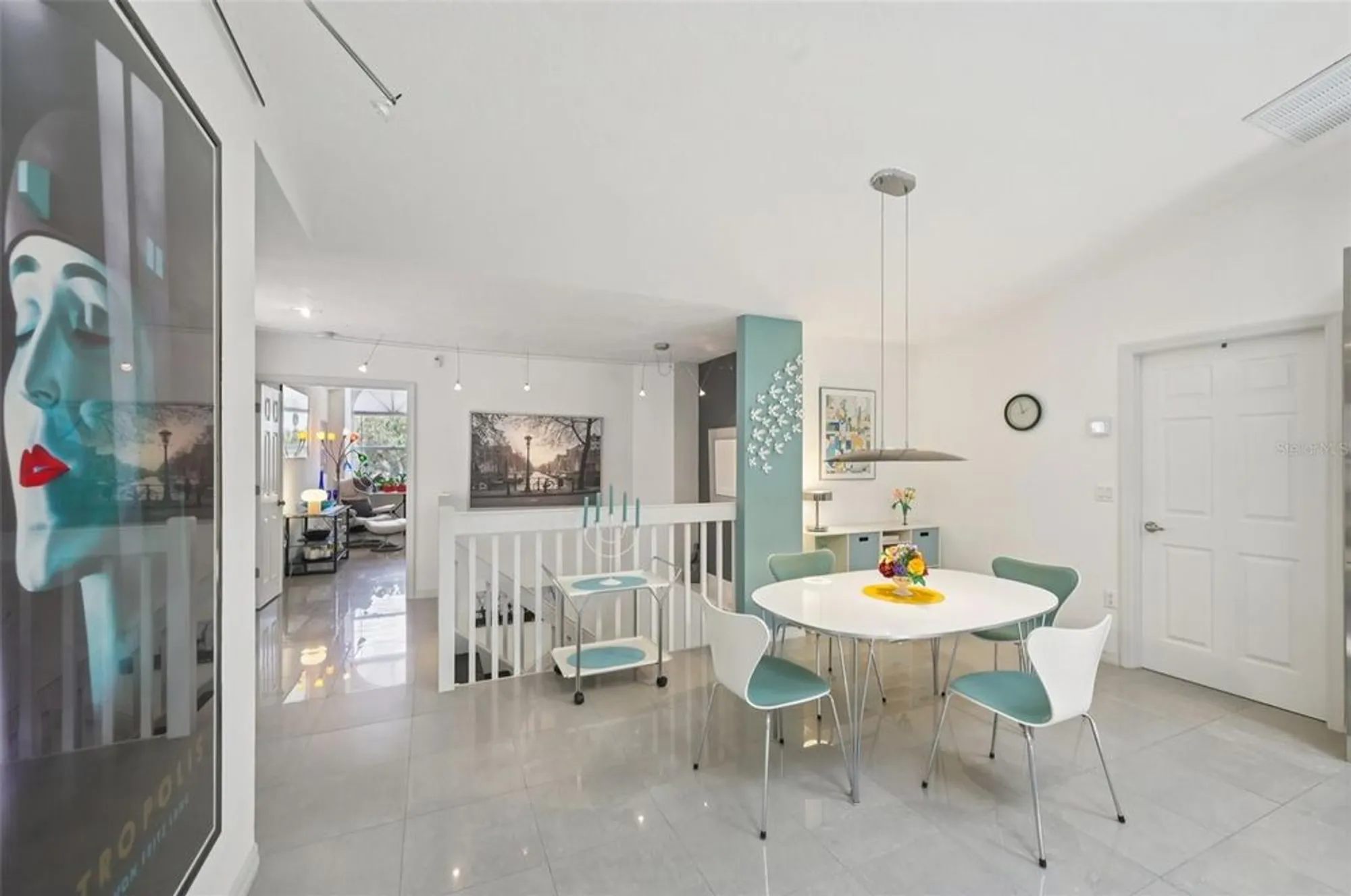 Property Slideshow image 9 of 42 | 5588 golf pointe dr # 1, Sarasota, FL, 34243