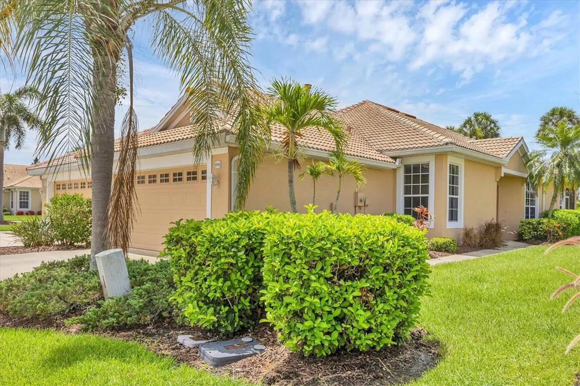 Property Slideshow image 5 of 68 | 4841 whispering oaks dr, North Port, FL, 34287