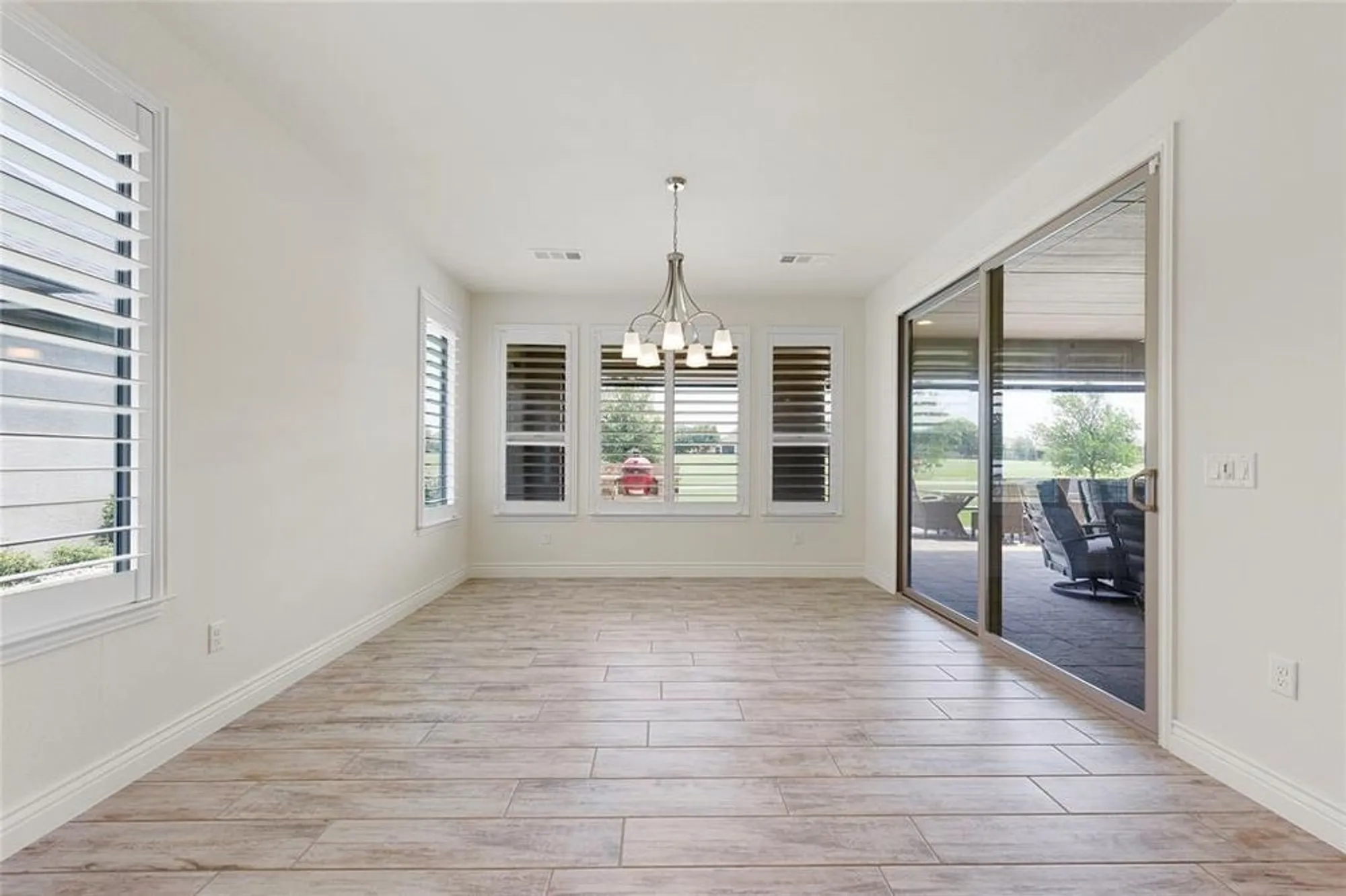 Property Slideshow image 14 of 33 | 9921 flint way, Denton, TX, 76207